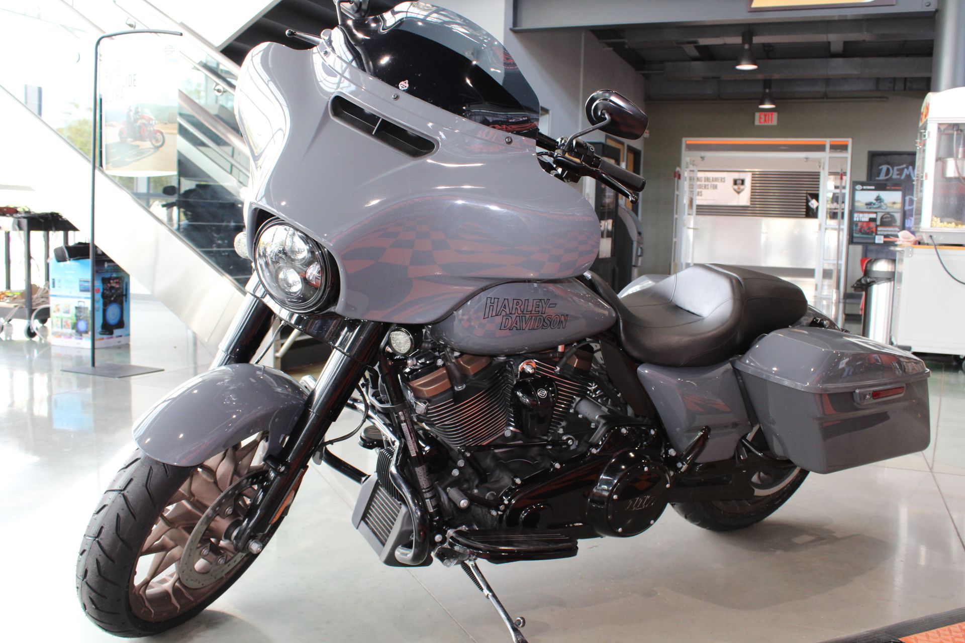 Gunship Grey Used Cvo Road Glide For Sale New 2025 Harley-Davidson