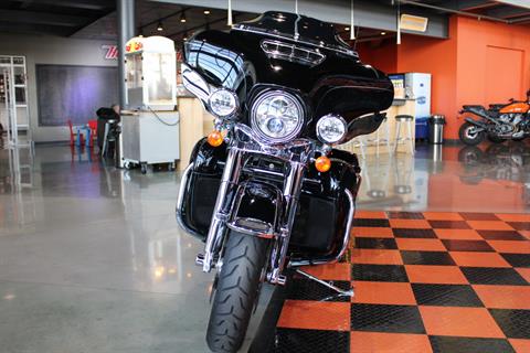 2016 Harley-Davidson Ultra Limited in Shorewood, Illinois - Photo 25