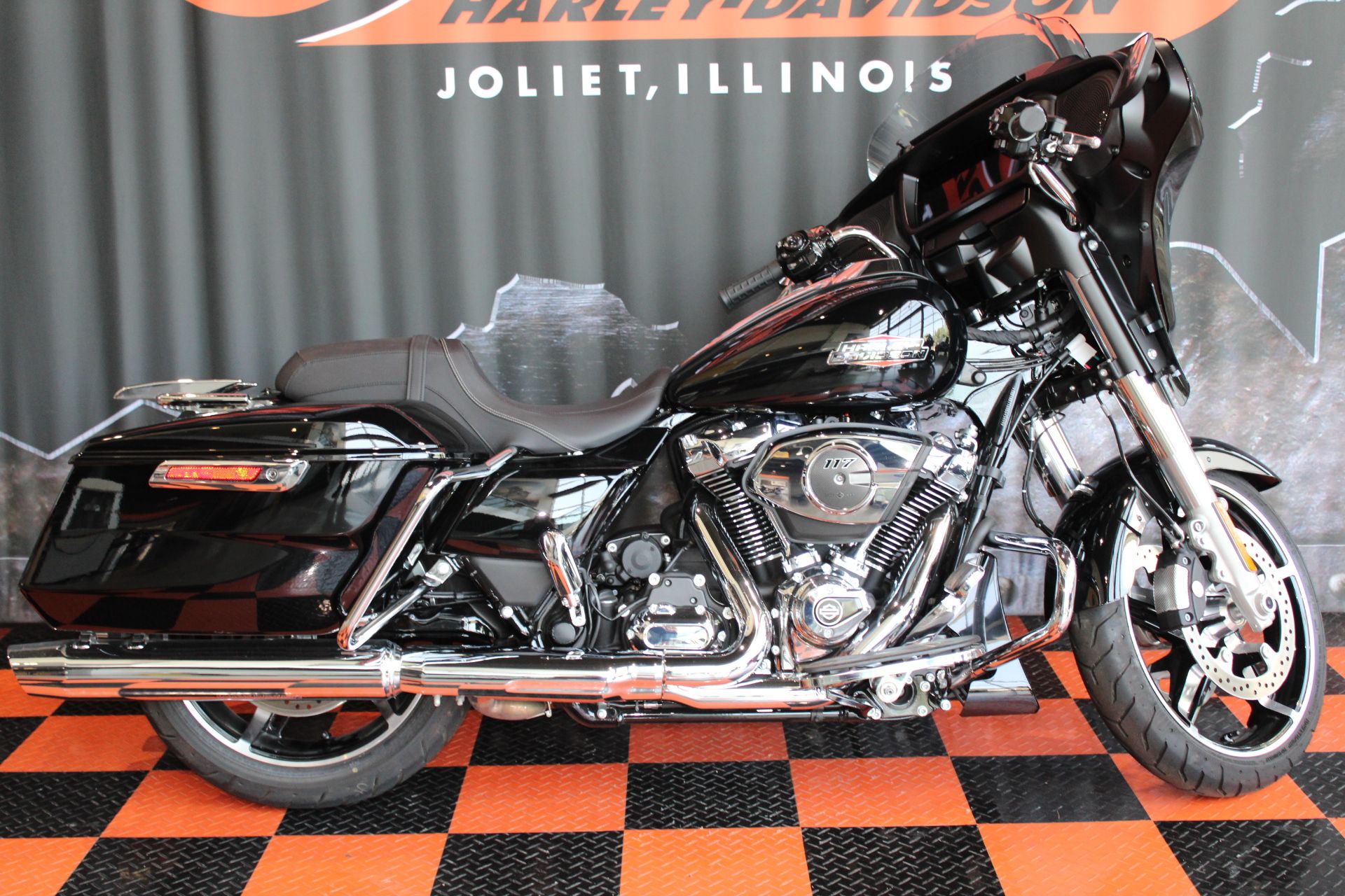 Certified Pre-Owned 2024 Harley-Davidson Street Glide® Vivid