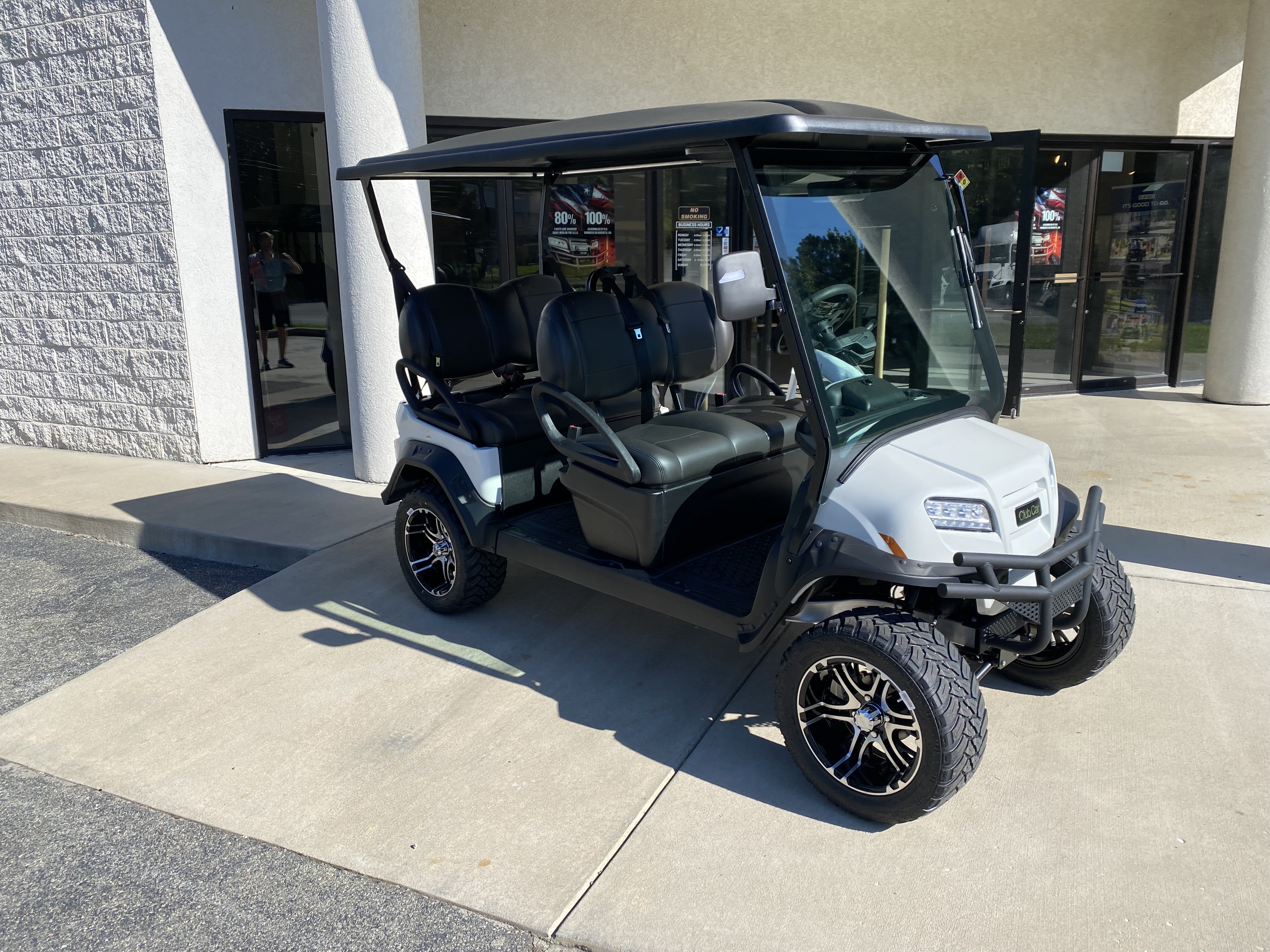 2027  4 Forward LSV for sale 1235170