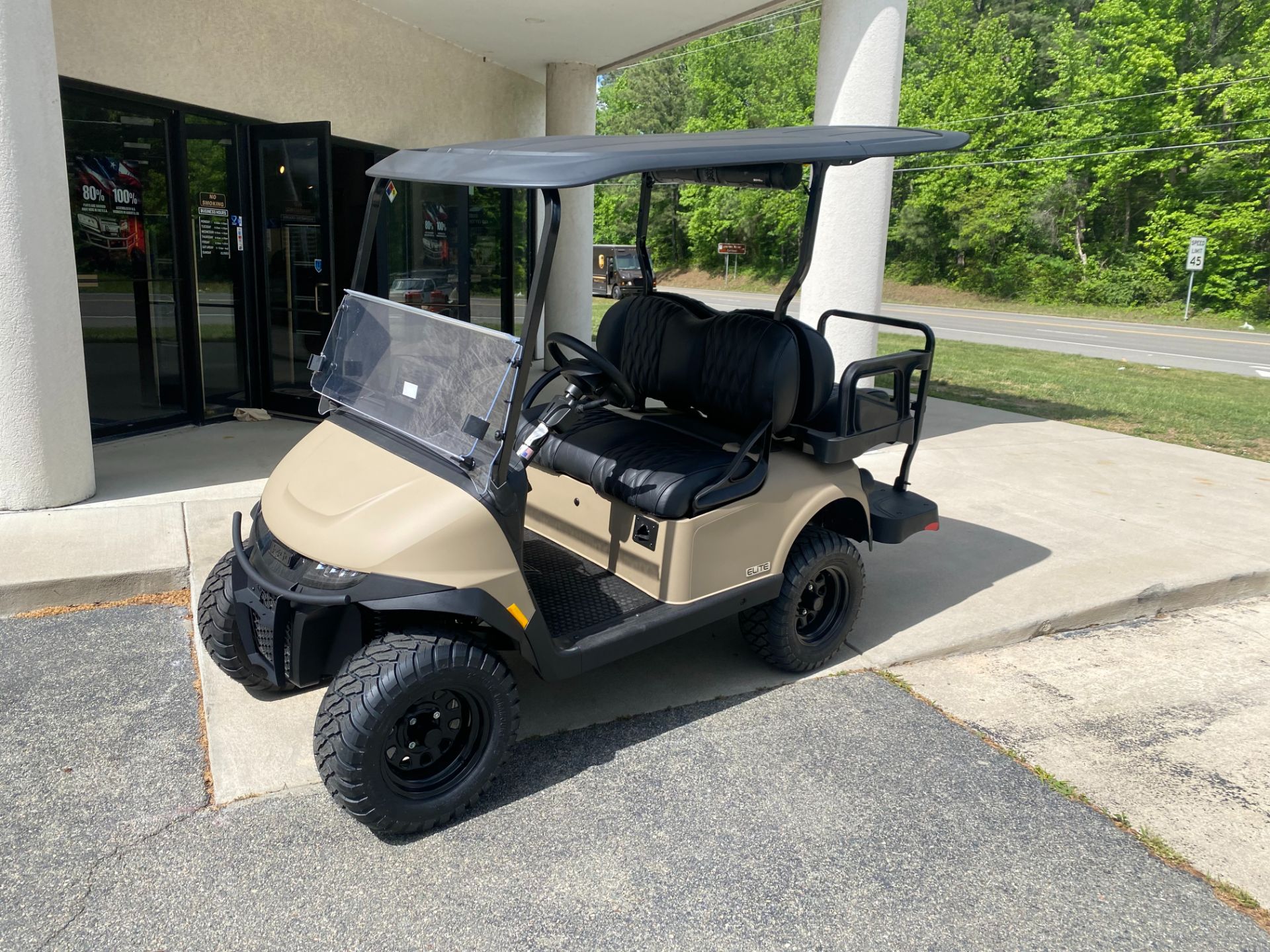 2026 EZGO RXV4 photo 4
