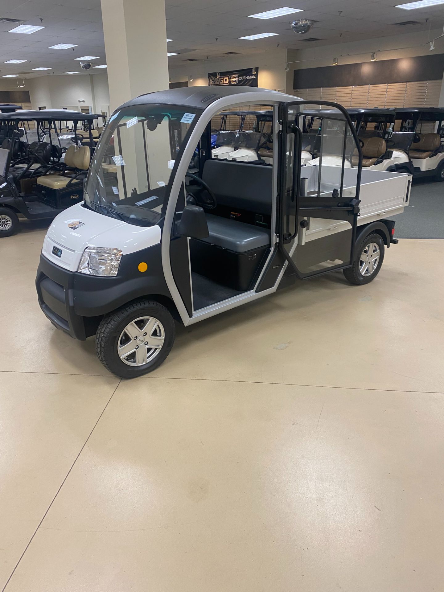 2024 Club Car Urban photo 3