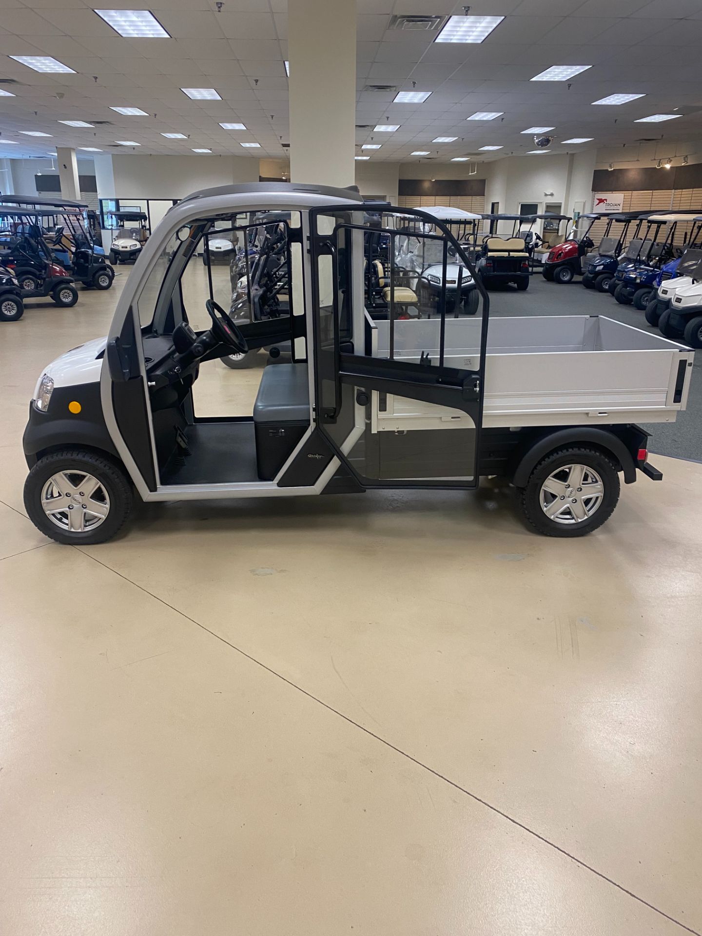 2024 Club Car Urban photo 2