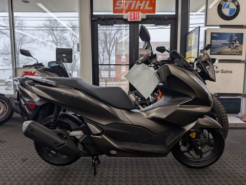 2024 Honda PCX — photo 1 of 1