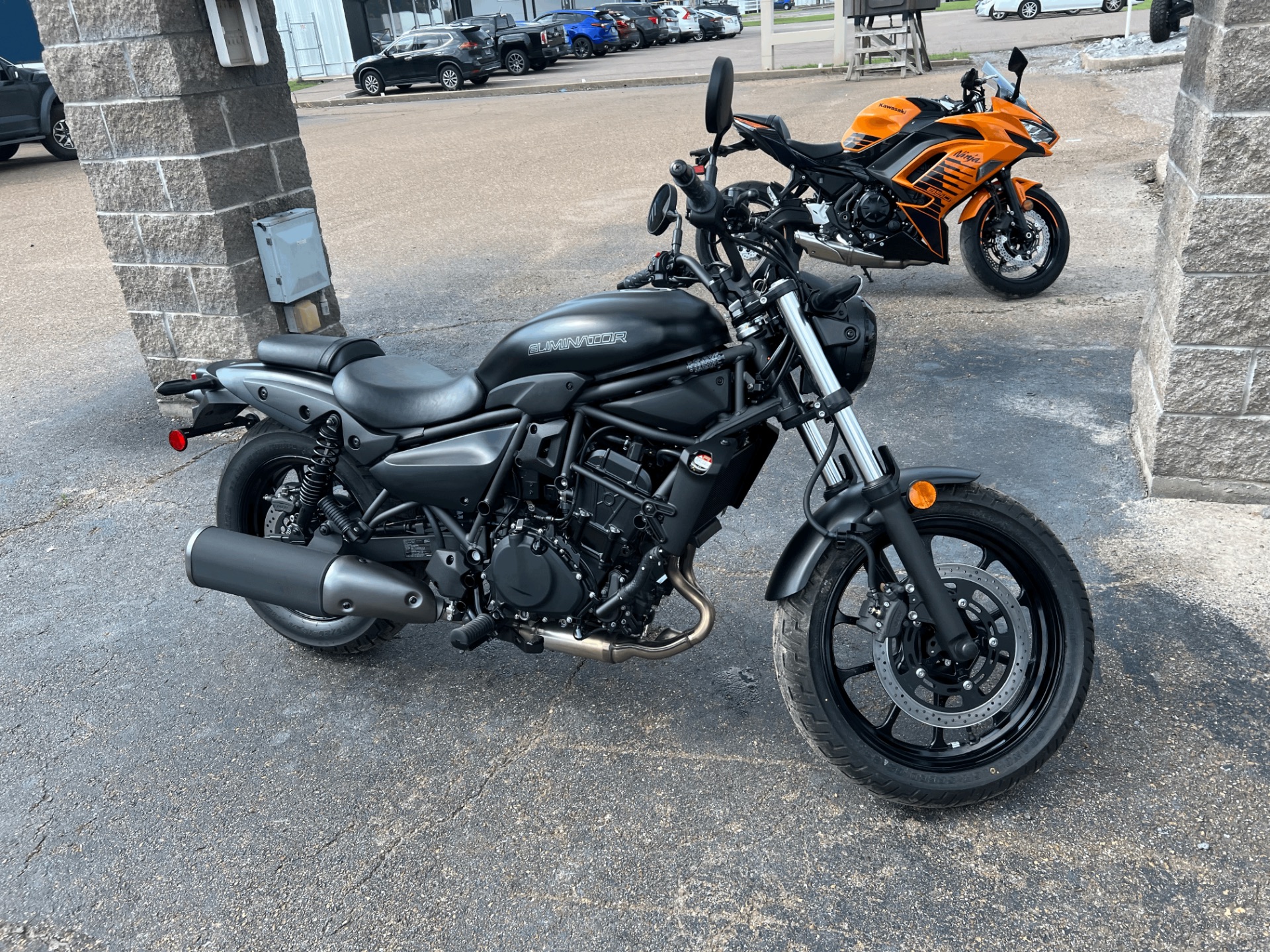 New 2025 Kawasaki Eliminator® Metallic Flat Spark Black