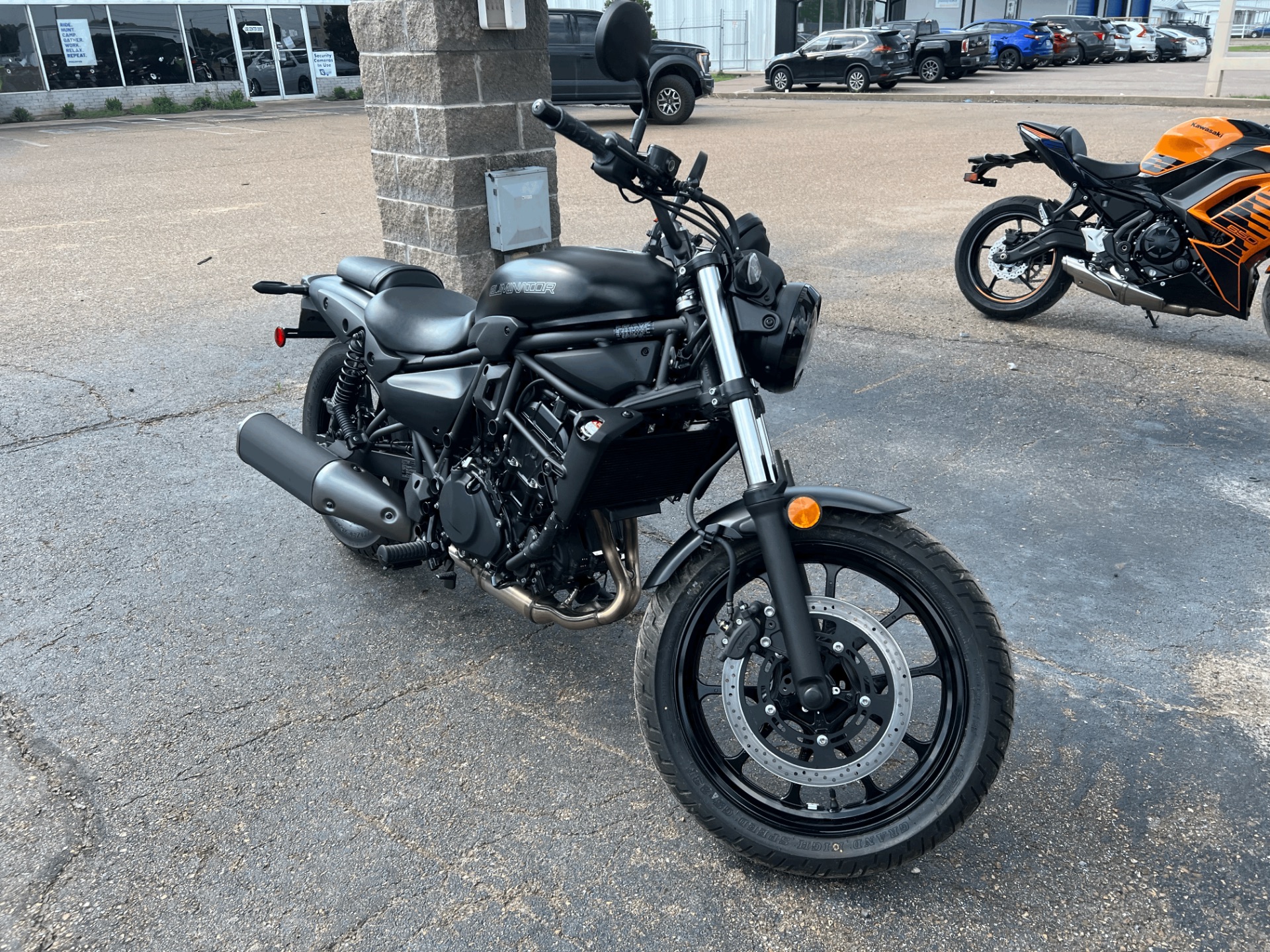 New 2025 Kawasaki Eliminator® Metallic Flat Spark Black