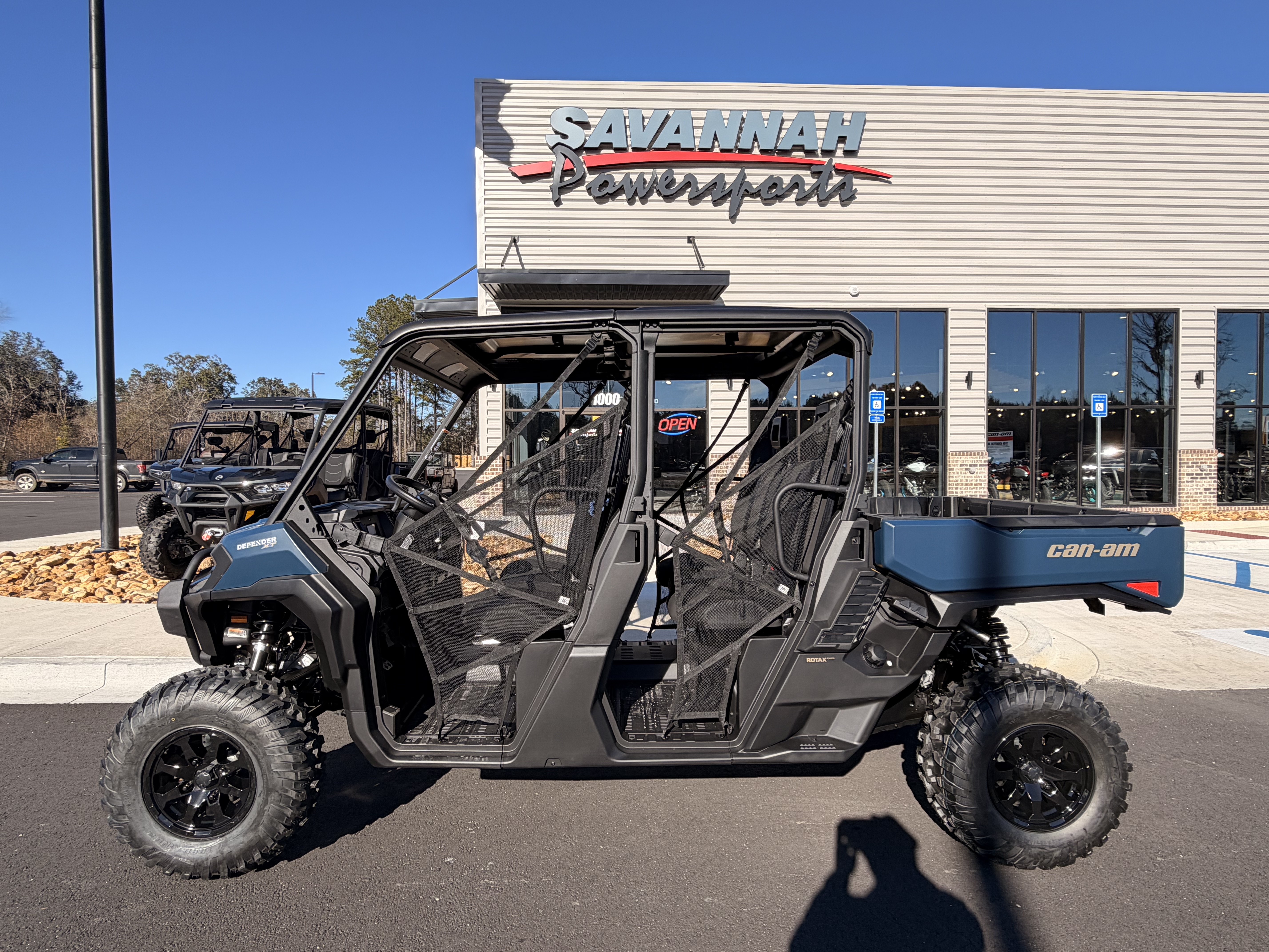 2026 Can-Am™ Defender MAX XT HD11 with 10.25 in. touchscreen di 1