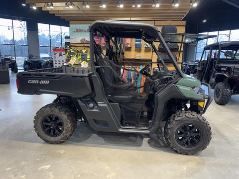 2025 Can-Am Defender DPS HD9