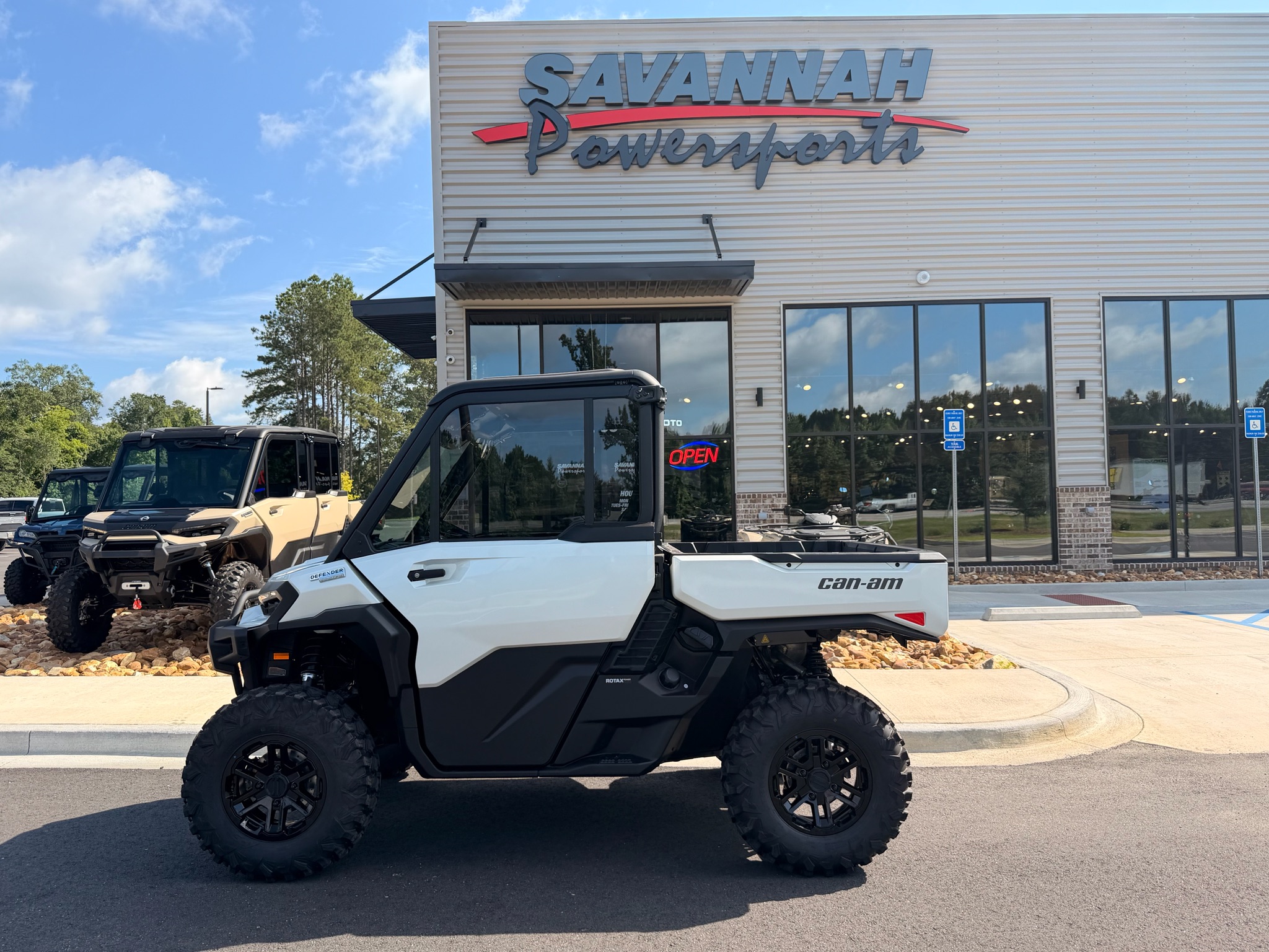 2026 Can-Am™ Defender Limited HD11 1