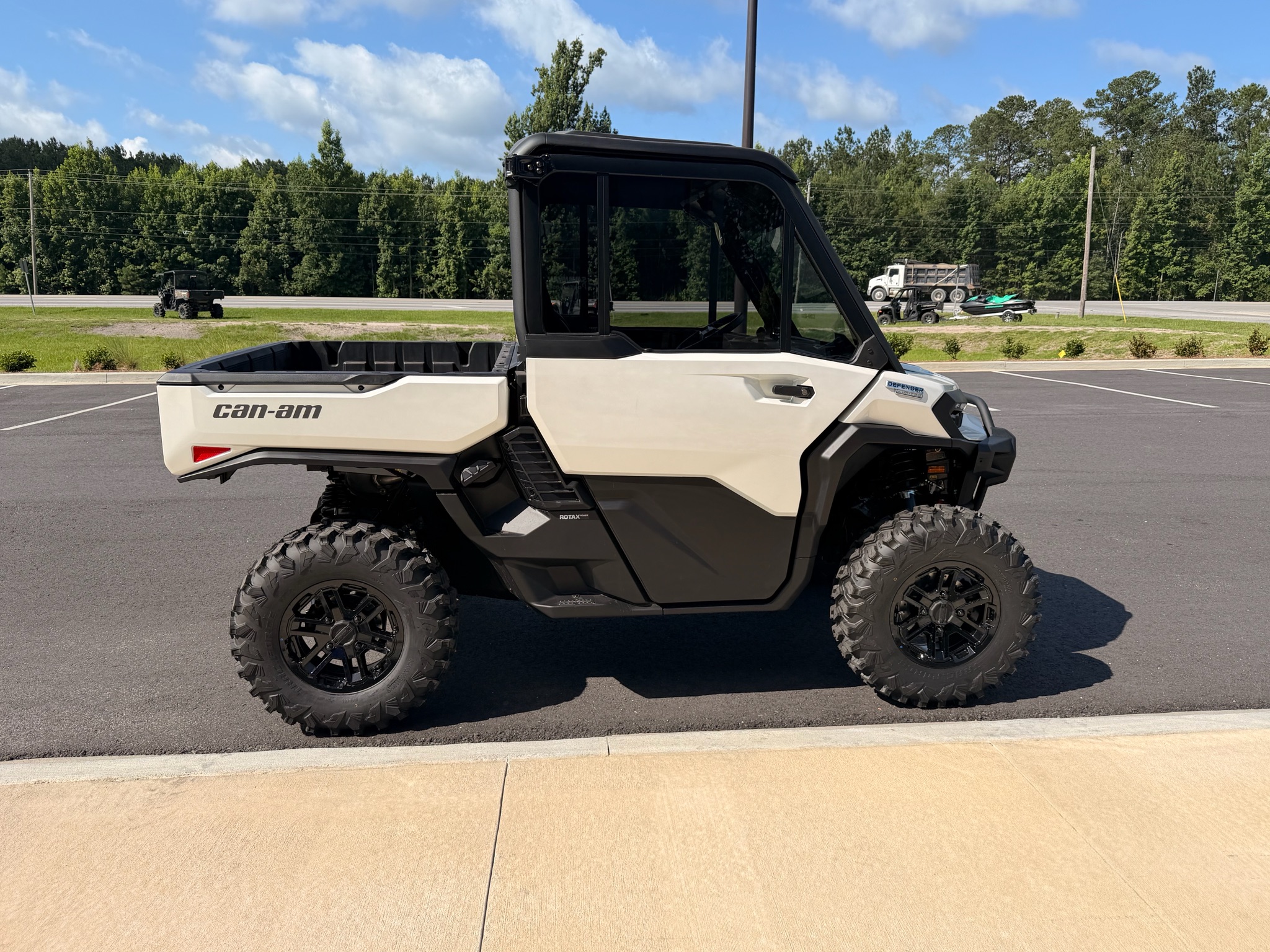 2026 Can-Am™ Defender Limited HD11 3