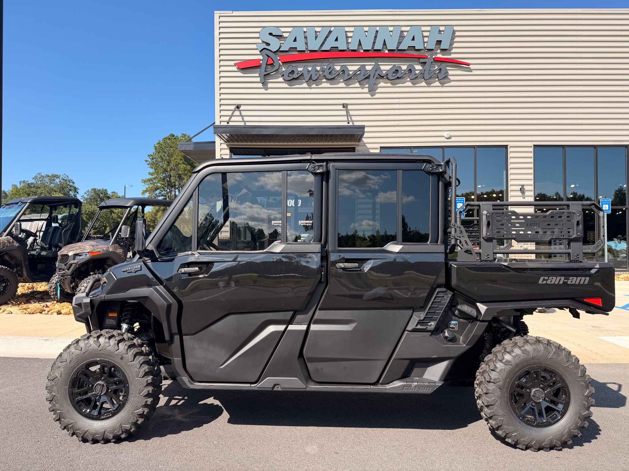 2027 Can-Am™ Defender XU MAX LONE STAR CAB HD11 1
