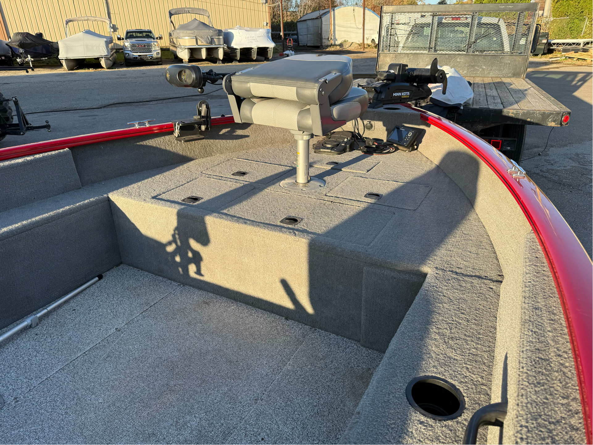 2013 Tracker Pro Guide V-16 T in Edgerton, Wisconsin - Photo 8