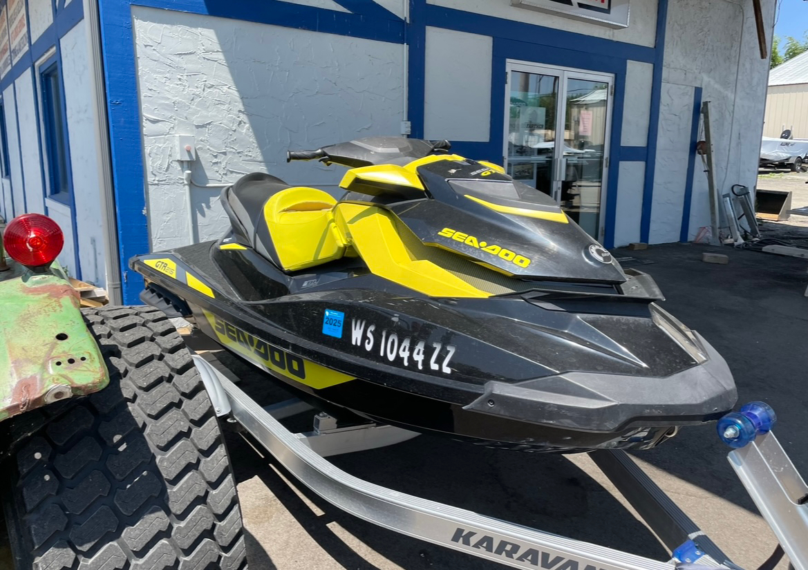 2016 Sea-Doo GTR 215 in Edgerton, Wisconsin - Photo 2