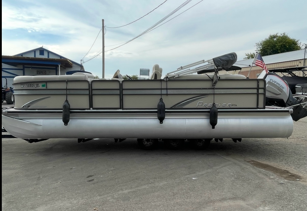 2015 Premier 230 SUNSATION RF in Edgerton, Wisconsin - Photo 4