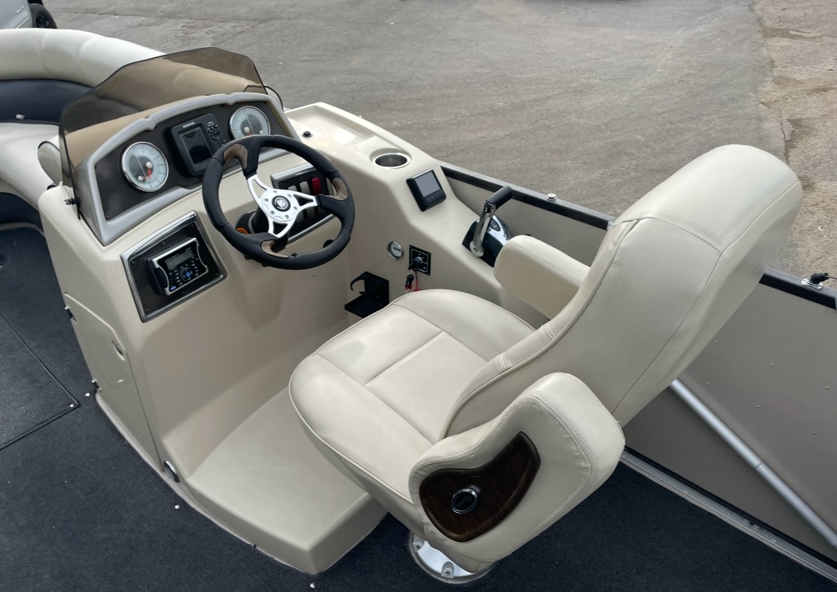 2015 Premier 230 SUNSATION RF in Edgerton, Wisconsin - Photo 12
