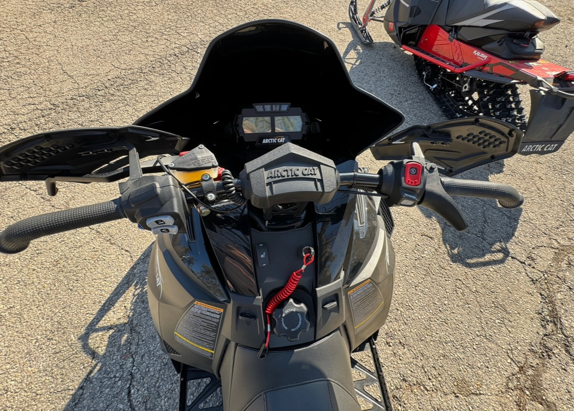 2018 Arctic Cat ZR 9000 Thundercat Early Build in Edgerton, Wisconsin - Photo 5