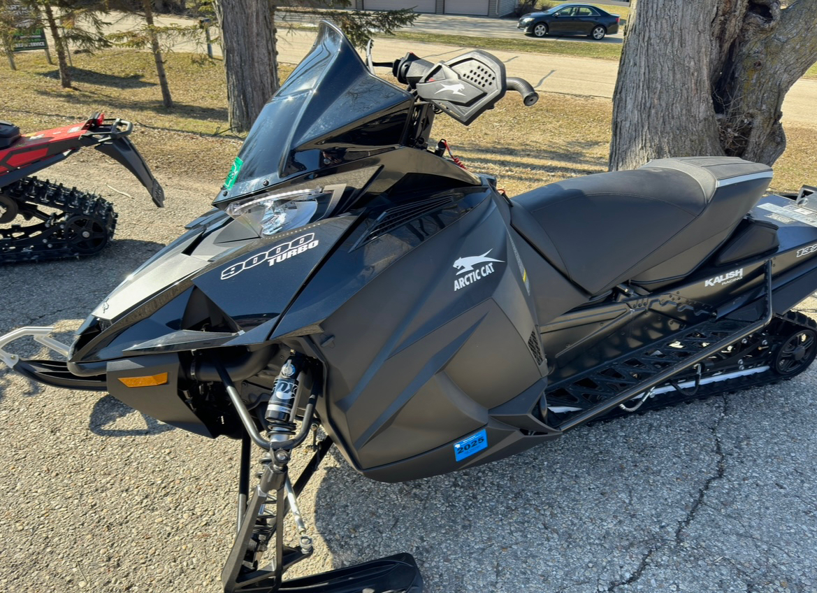 2018 Arctic Cat ZR 9000 Thundercat Early Build in Edgerton, Wisconsin - Photo 8