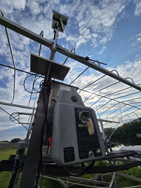 Hewitt Lifts & Roll-A-Dock L0A36-120X109 in Edgerton, Wisconsin - Photo 2