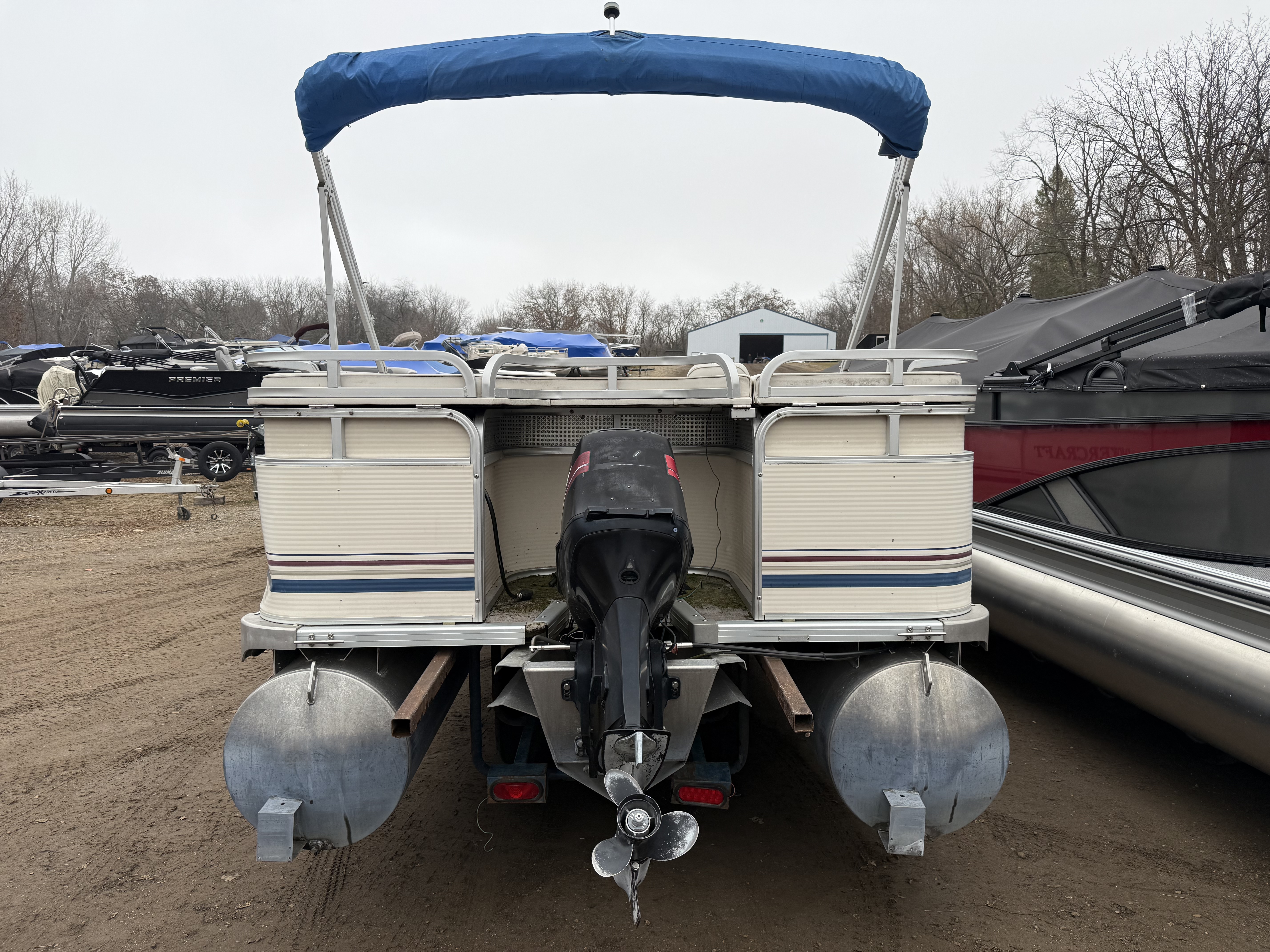 2001 Smoker Craft 824 Sunsport Cruise in Edgerton, Wisconsin - Photo 3