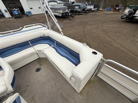 2001 Smoker Craft 824 Sunsport Cruise in Edgerton, Wisconsin - Photo 7