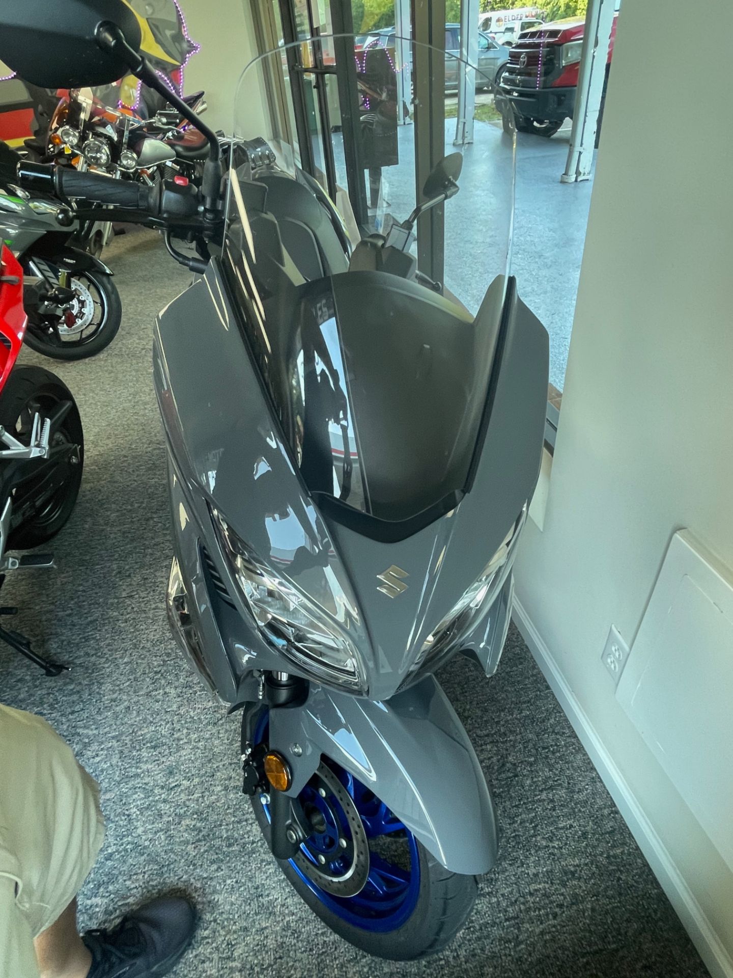 2023 Suzuki Burgman 400 in Cary, North Carolina - Photo 2