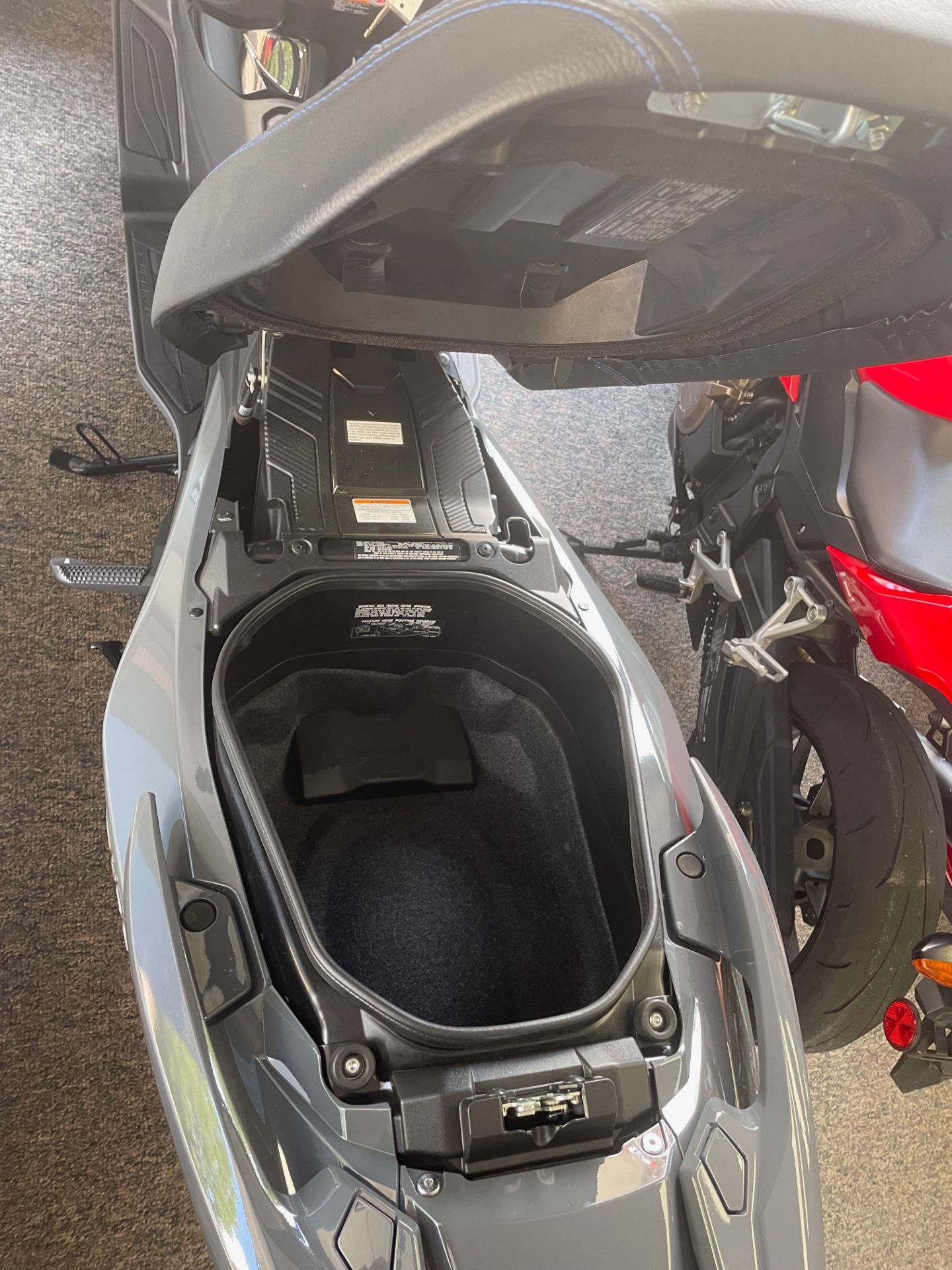 2023 Suzuki Burgman 400 in Cary, North Carolina - Photo 11