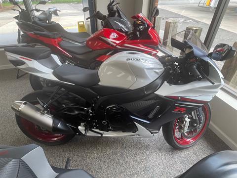 2025 Suzuki GSX-R600 in Cary, North Carolina