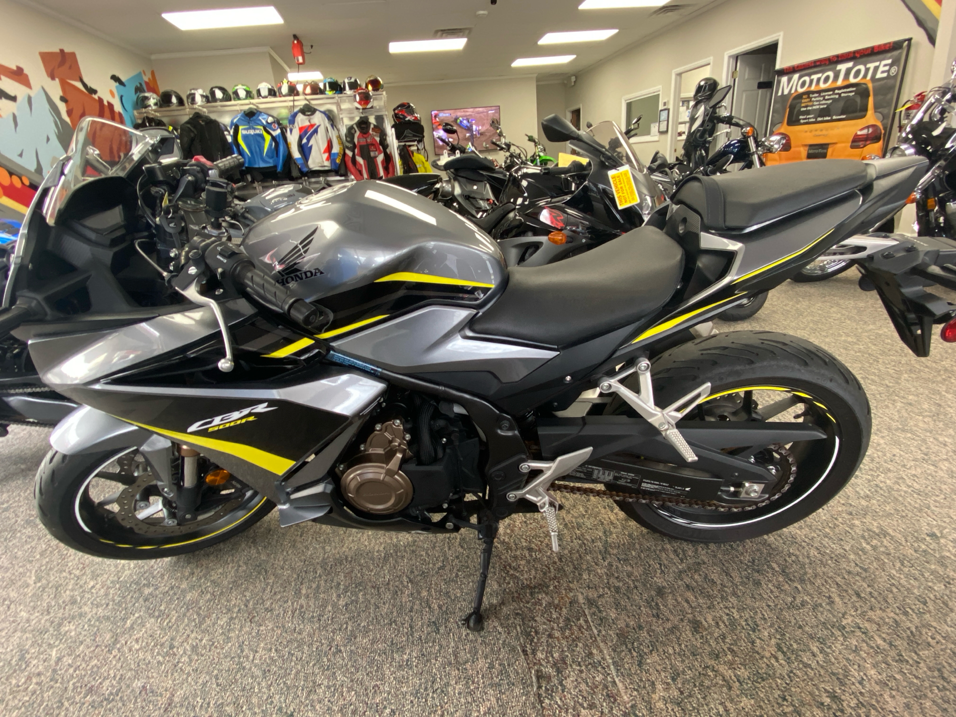 2022 Honda CBR500R ABS in Cary, North Carolina - Photo 2