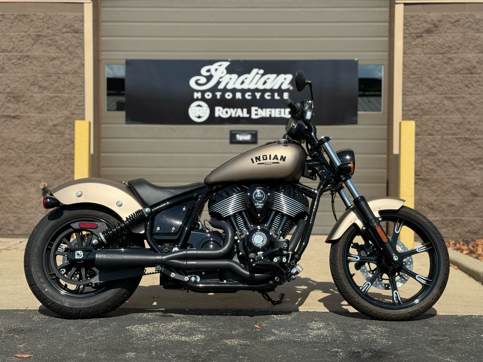 New 2024 Indian Motorcycle Chief Dark Horse® Icon, Elkhart IN