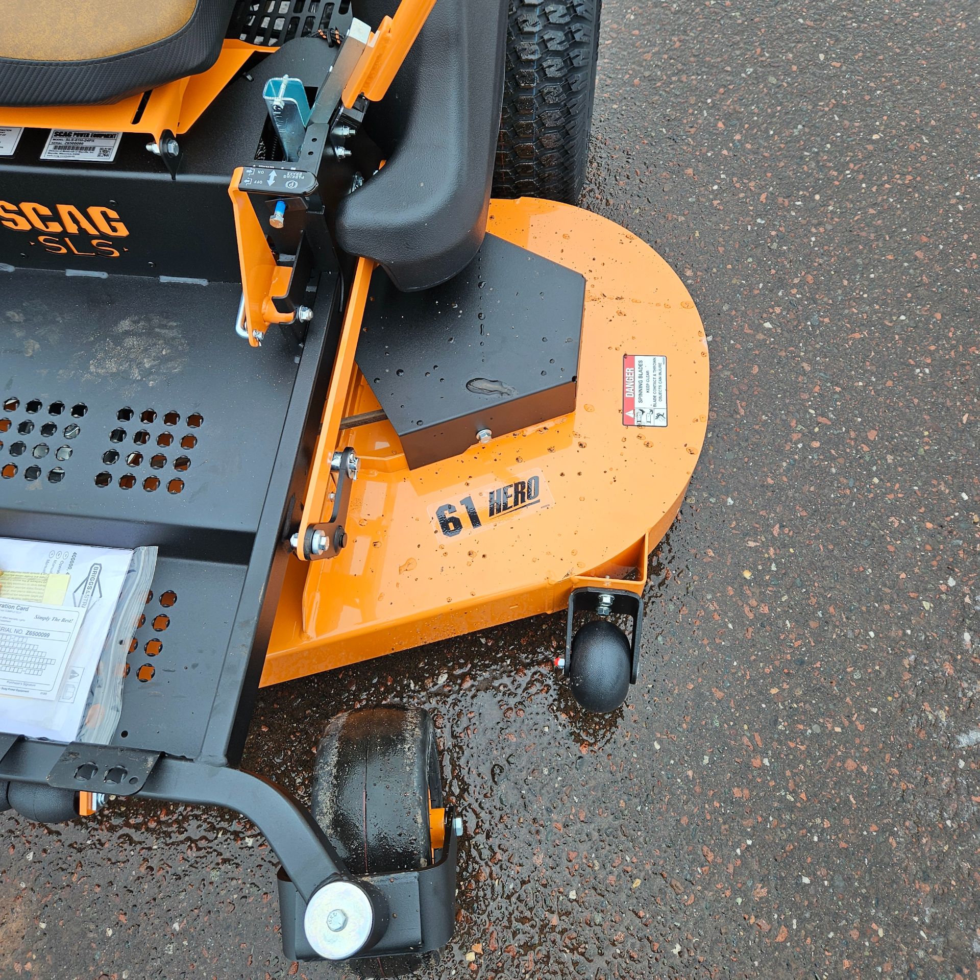 New 2025 SCAG Power Equipment SLS 61 in. Briggs & Stratton PXi
