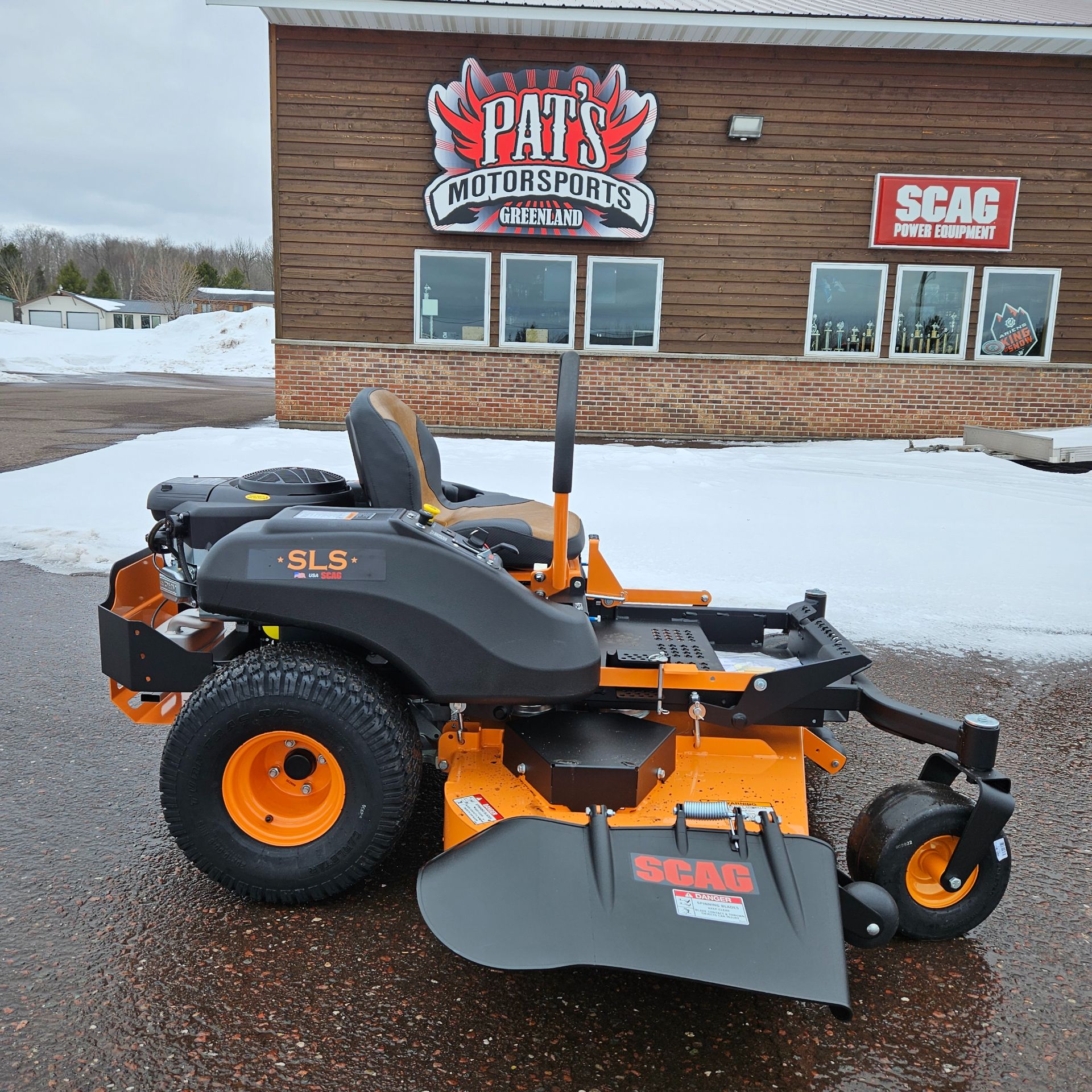 New 2025 SCAG Power Equipment SLS 61 in. Briggs & Stratton PXi