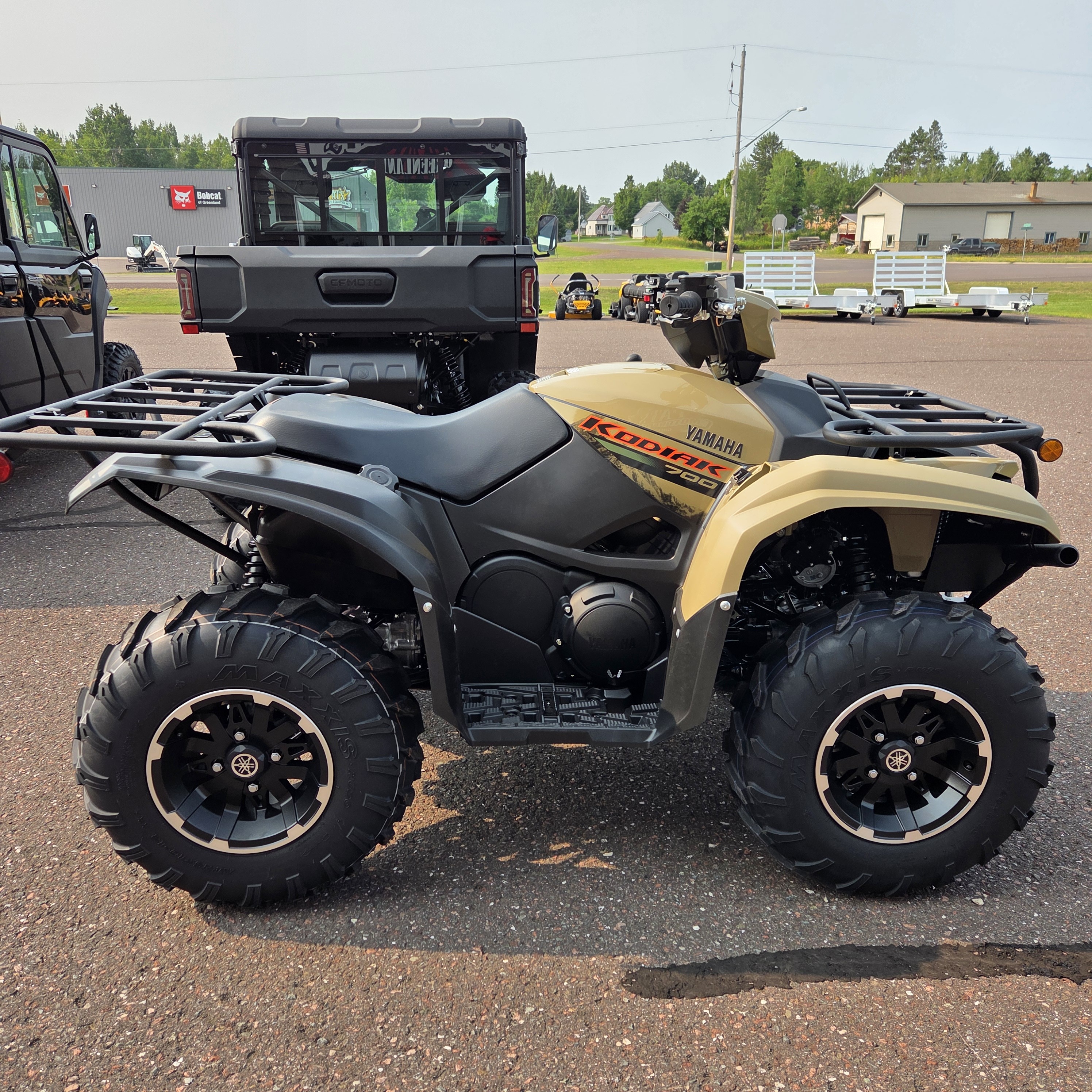 2027 Yamaha Kodiak 700 EPS XT-R 1