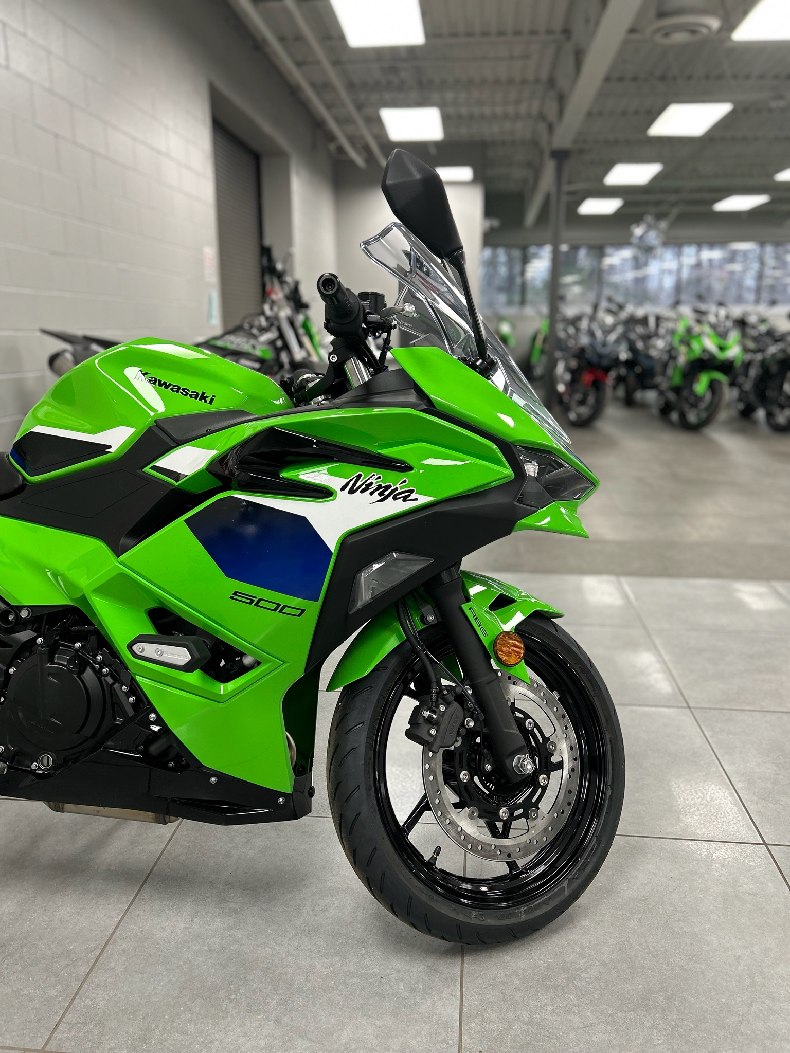 2026 Kawasaki Ninja® 500 SE ABS 1