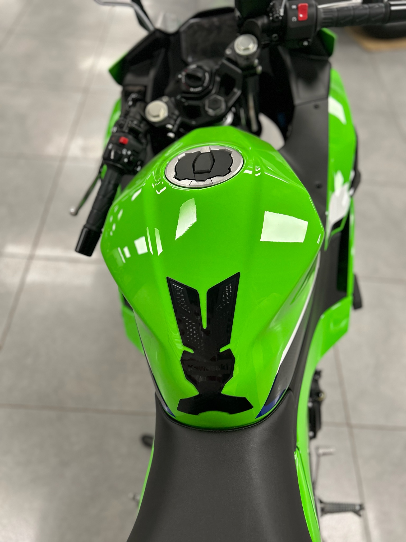 2026 Kawasaki Ninja® 500 SE ABS 12