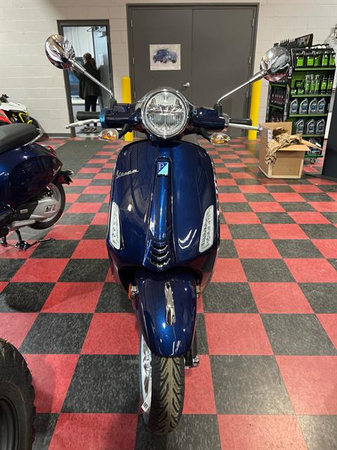 額装品/Get the Most Out of Your New Vespa Customer Scooter Spotlight: Doug's B&W Vespa Super - YouTube
