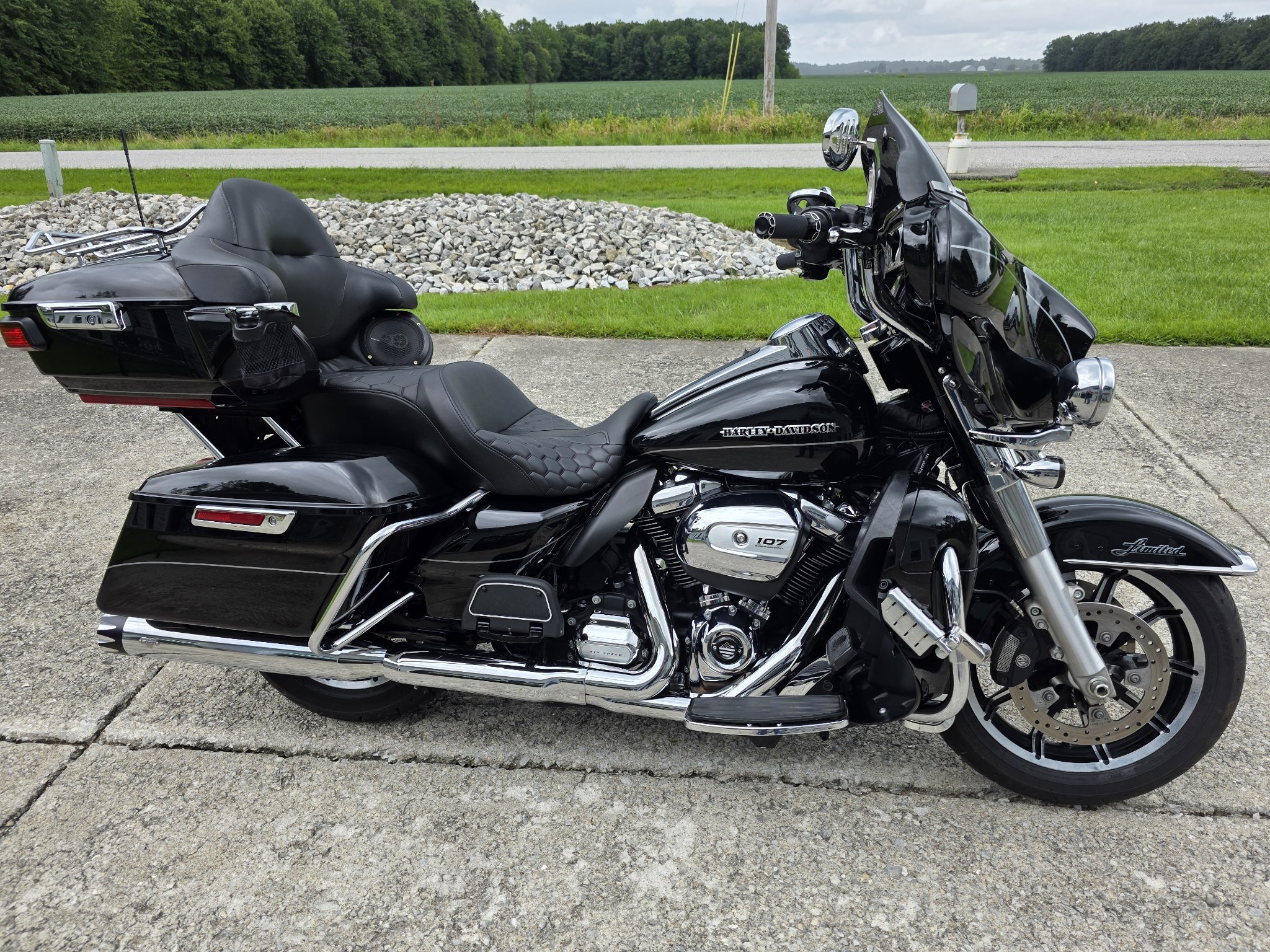 2017 Ultra Limited