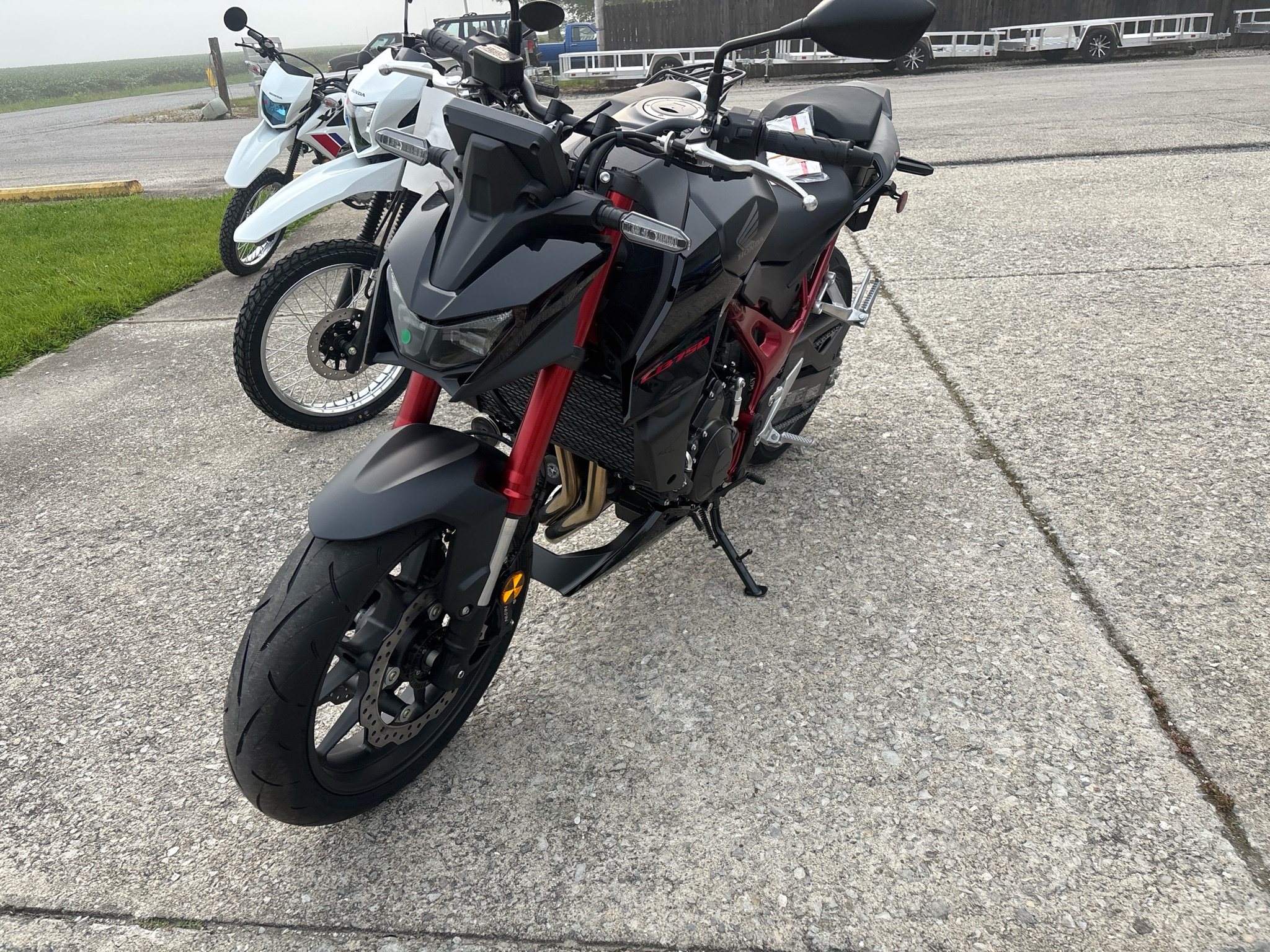 2026 Honda CB750 Hornet E-Clutch 3