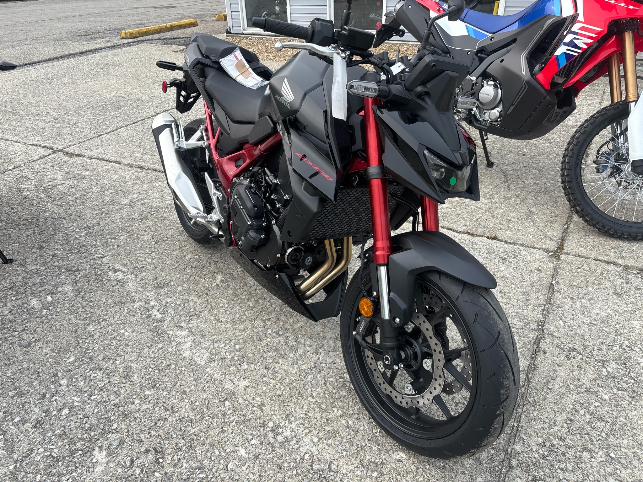 2026 Honda CB750 Hornet E-Clutch 4