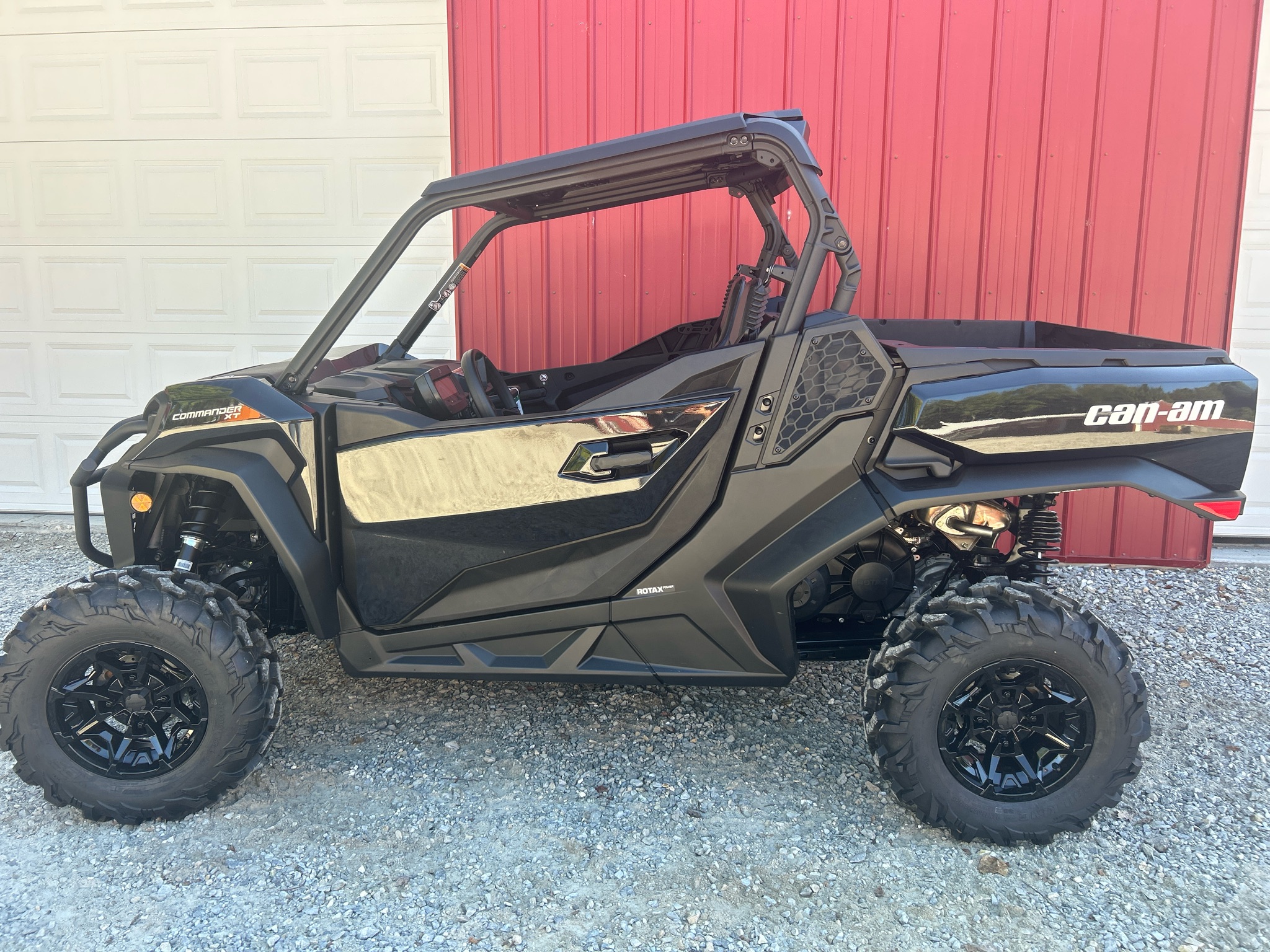 2026 Commander XT 700