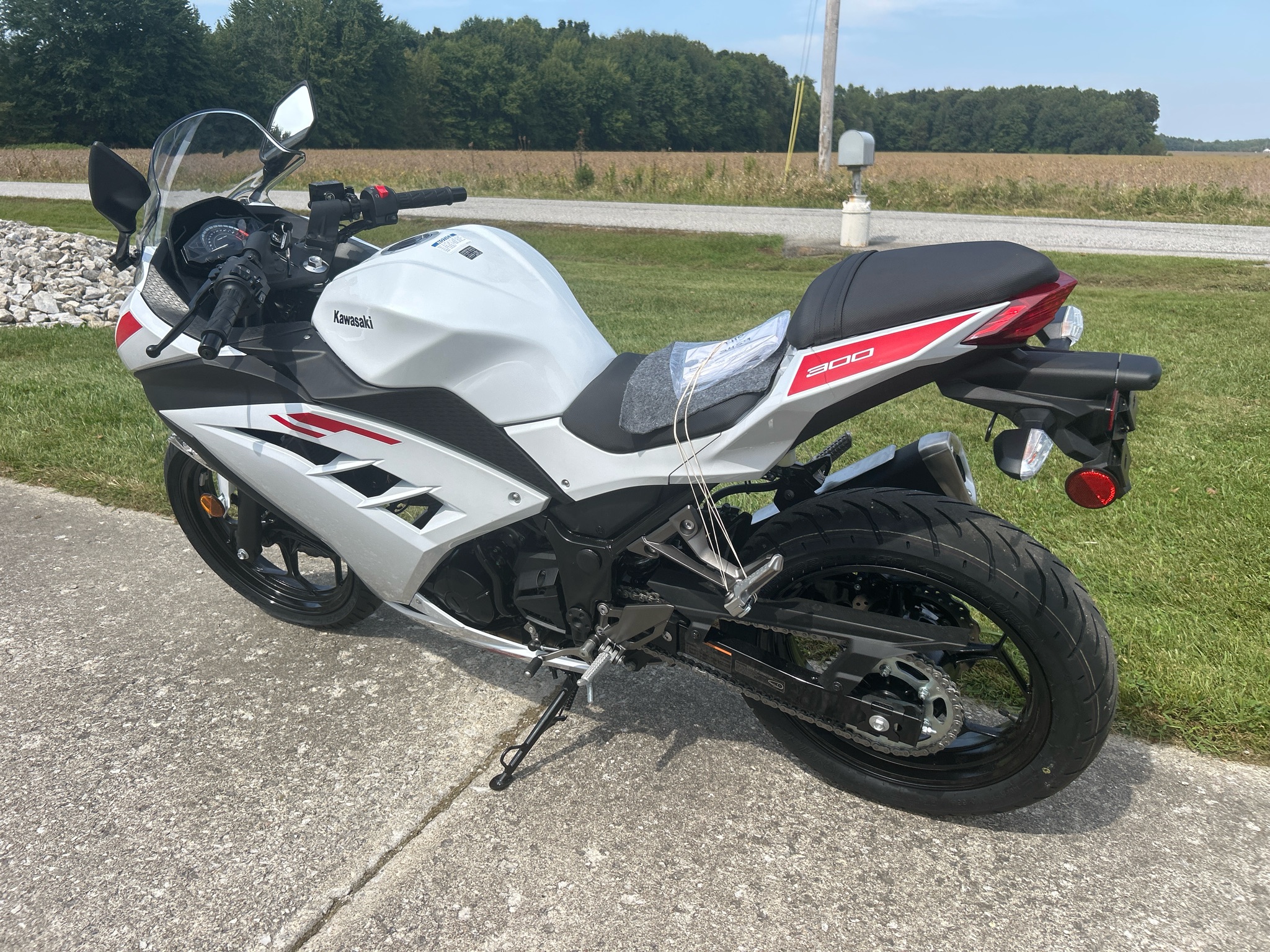2026 Ninja® 300 ABS