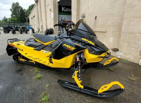 MP XPRESSO イエロー ブラック Sサイズ Used 2025 Ski-Doo MXZ X-RS 137 600R E-TEC ES w/ Smart-Shox Ice