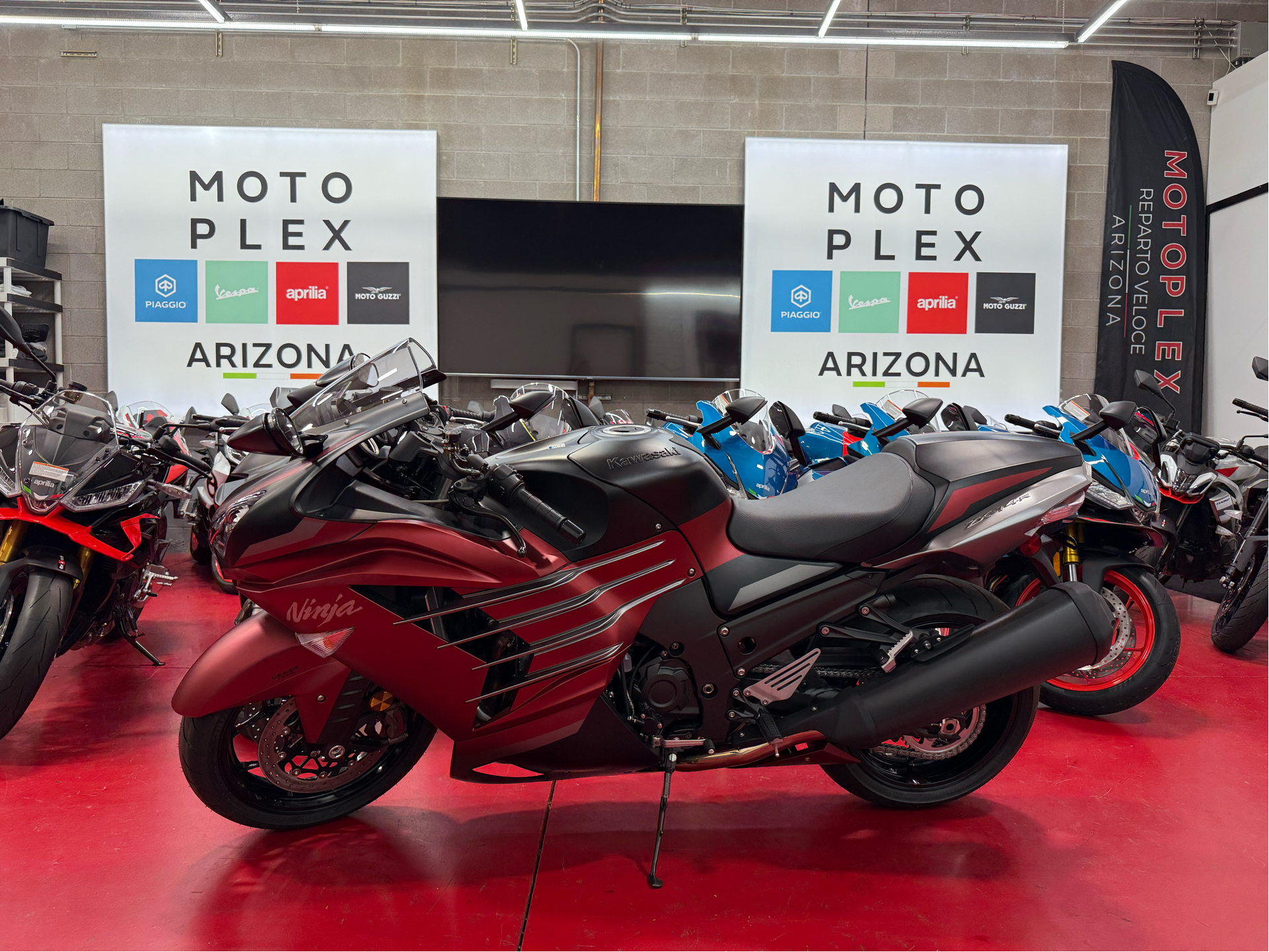 あかさたな New 2025 Kawasaki Ninja ZX-14R ABS, Farmington MO | Specs