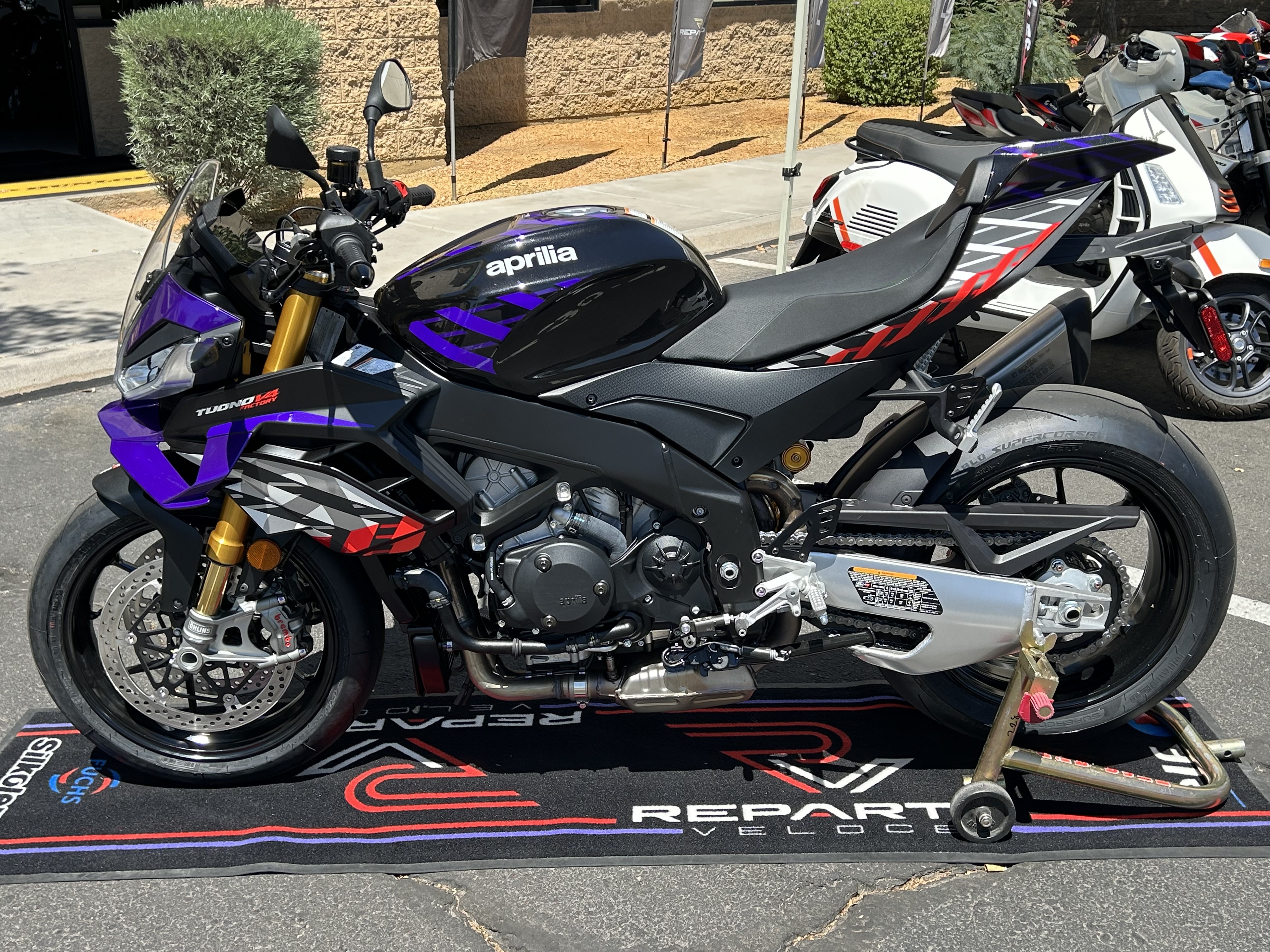 2027 Aprilia Tuono V4 Factory 1100 10
