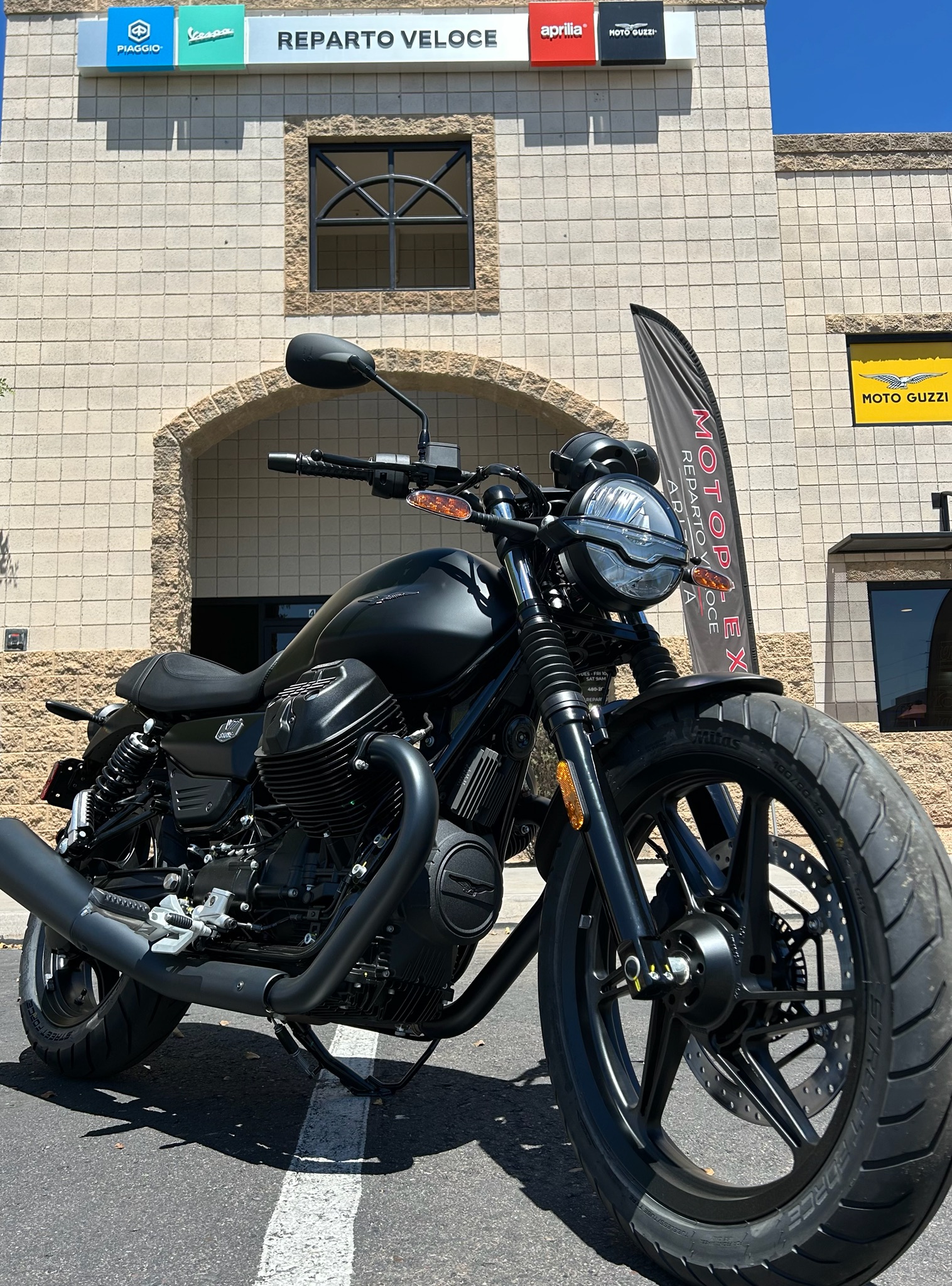 2027 Moto Guzzi V7 Stone
