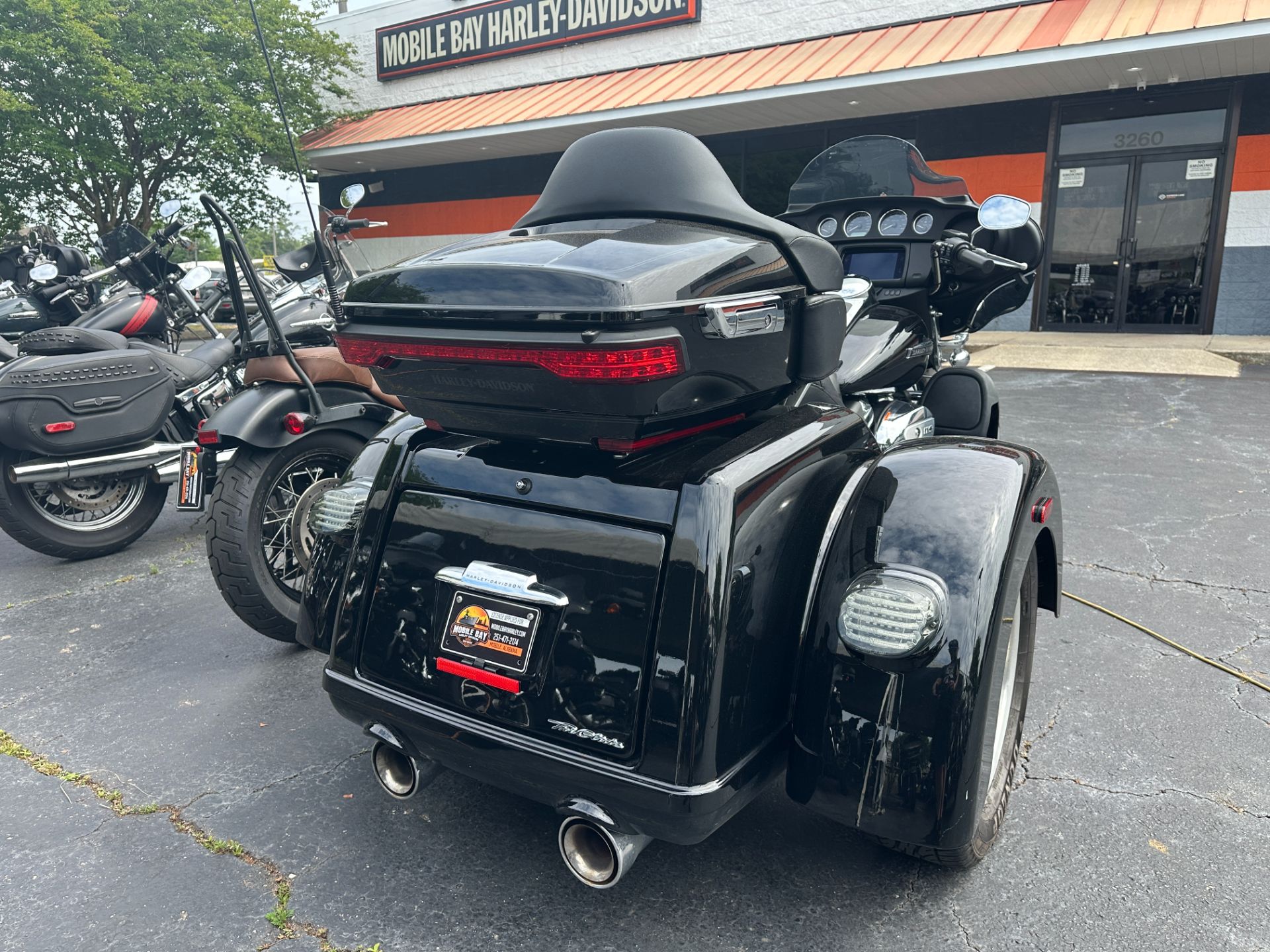 Used 2021 Harley-Davidson Tri Glide® Ultra Vivid Black | Motorcycles in ...