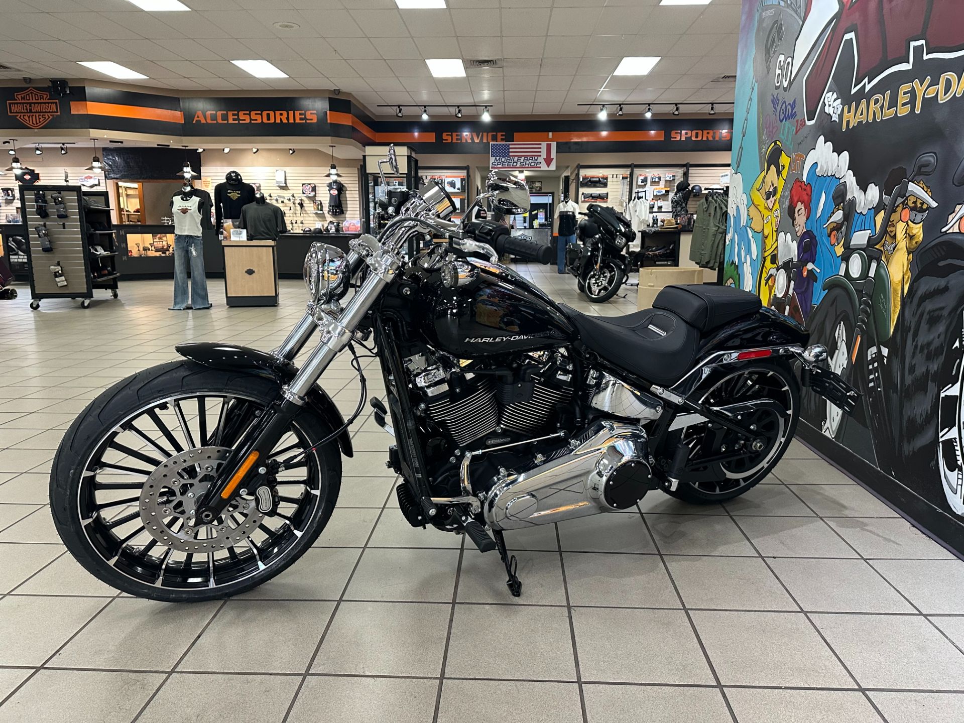 New 2025 Harley-Davidson Breakout® Vivid Black | Motorcycles in