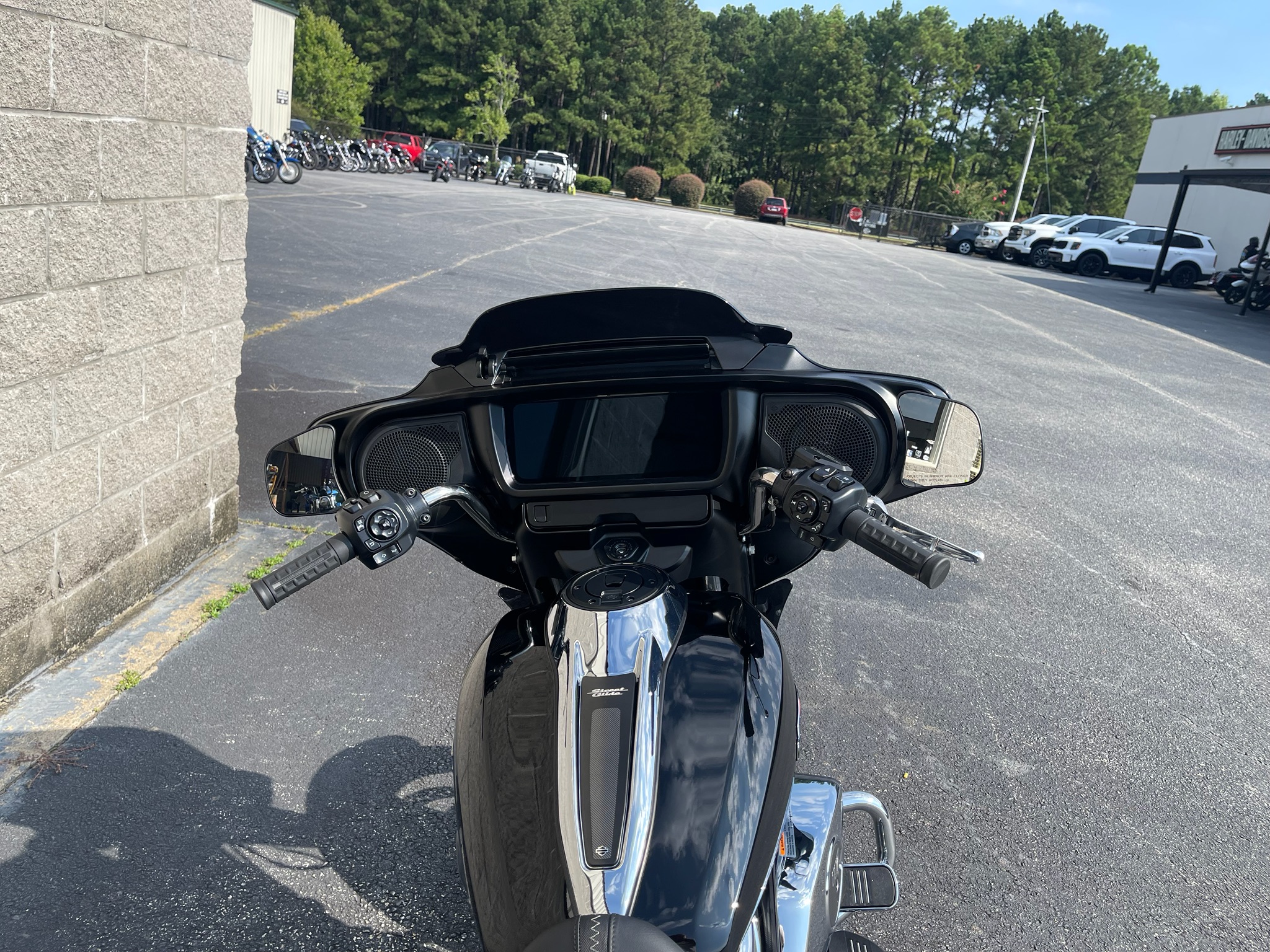 2025 Harley-Davidson Street Glide® 6
