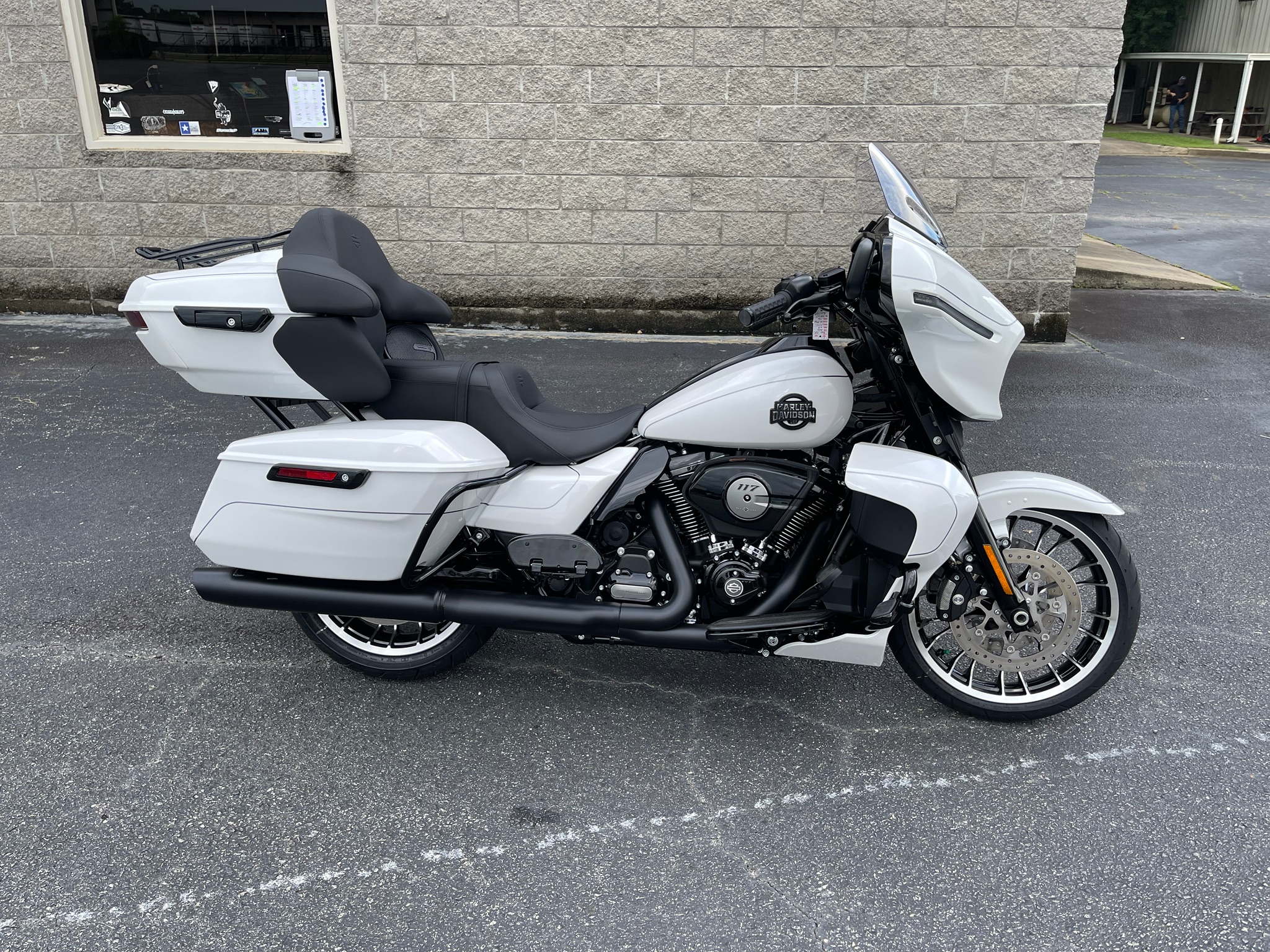 2026 Harley-Davidson Street Glide® Limited 1
