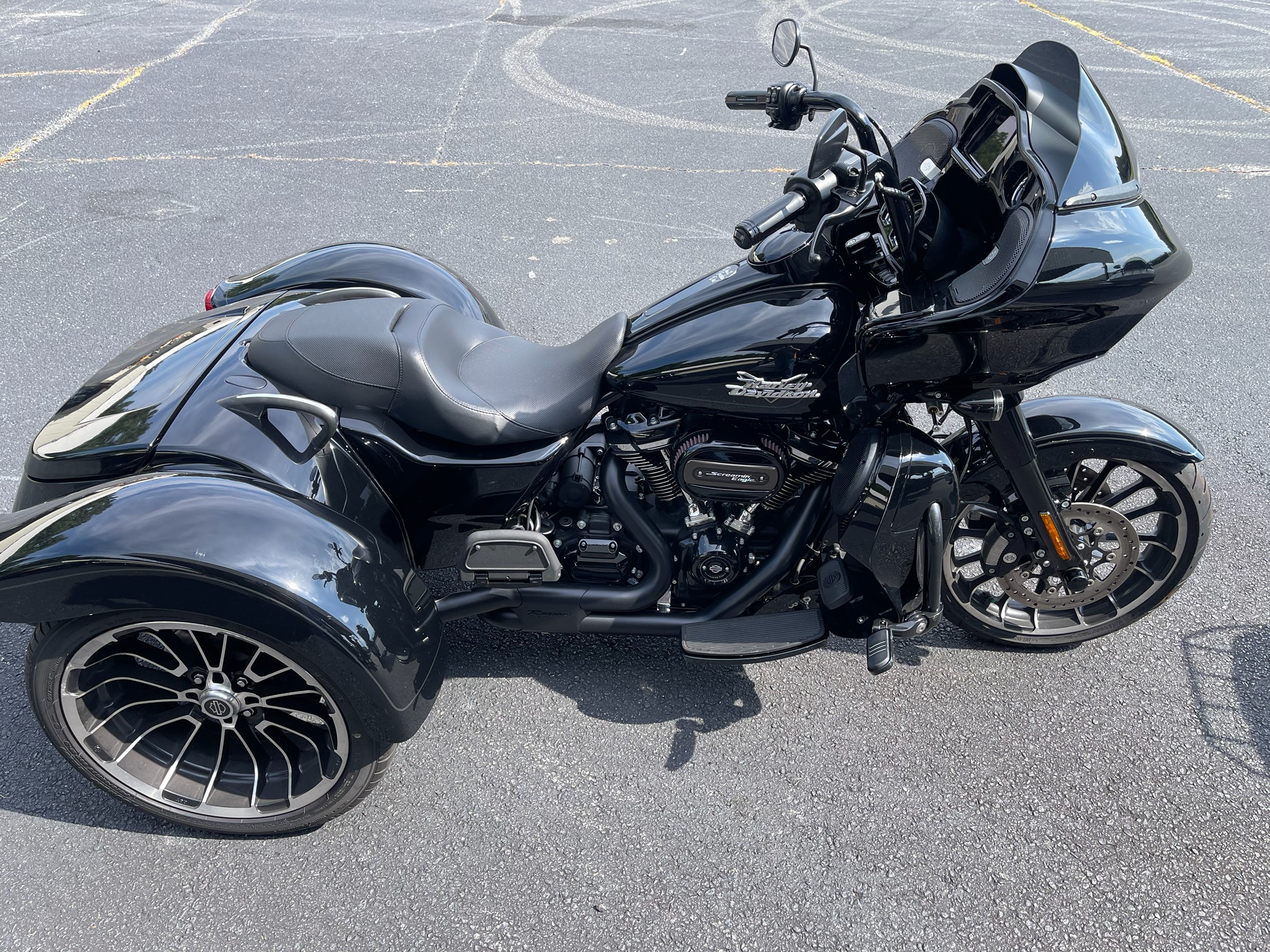2024 Harley-Davidson Road Glide® 3 1
