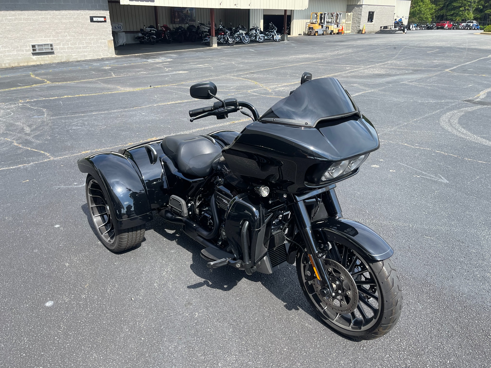 2024 Harley-Davidson Road Glide® 3 10